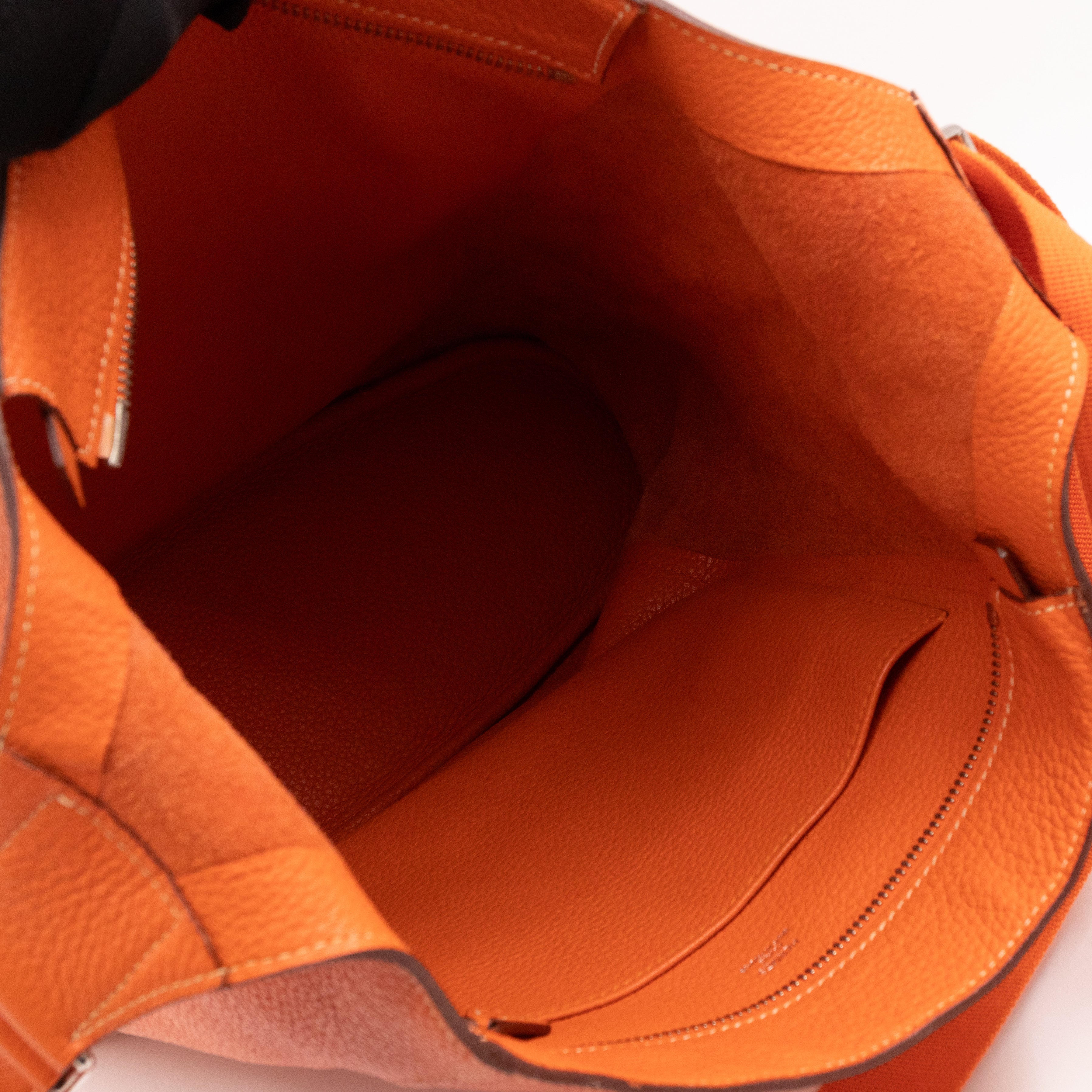 Good News GM Orange Taurillon Clemence