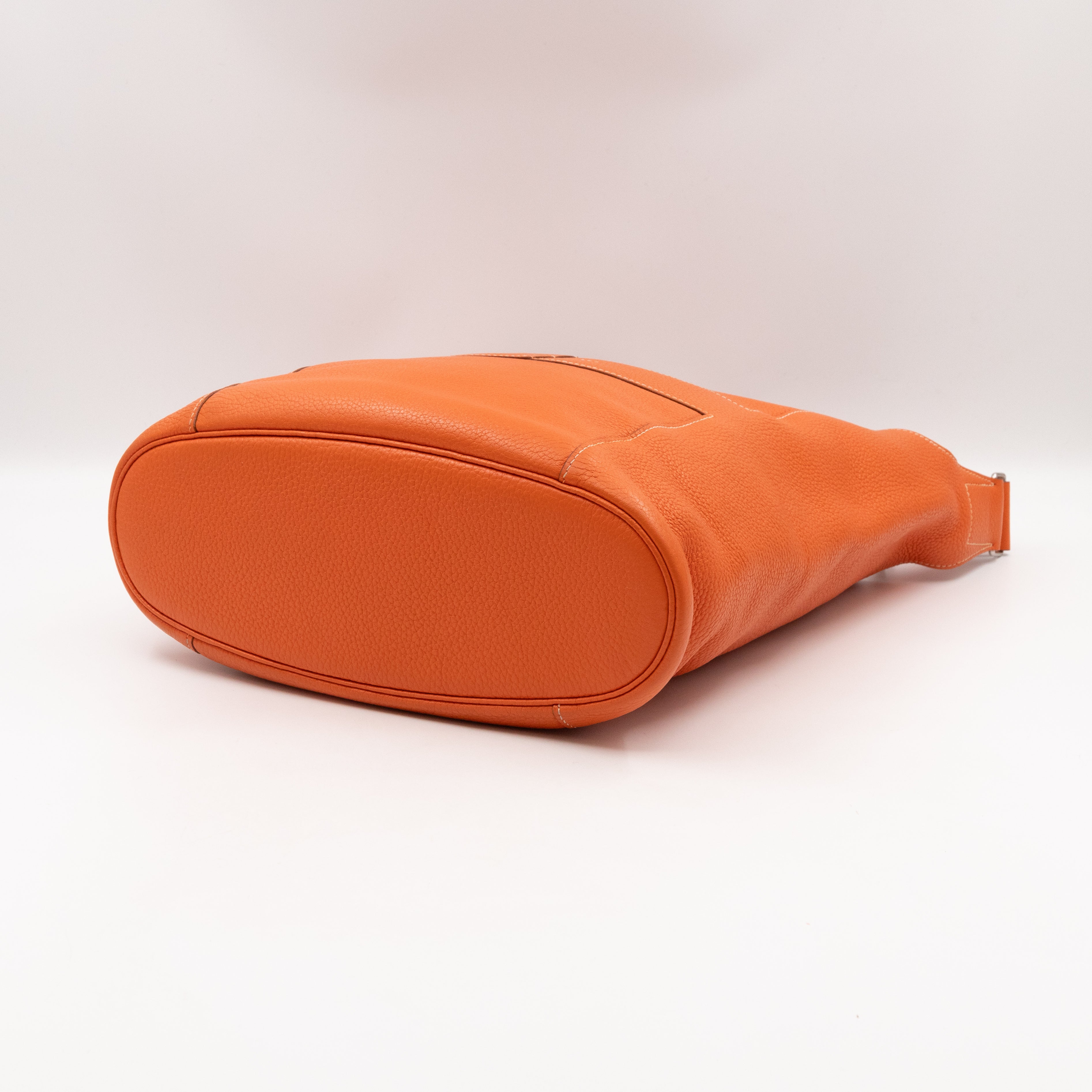 Good News GM Orange Taurillon Clemence