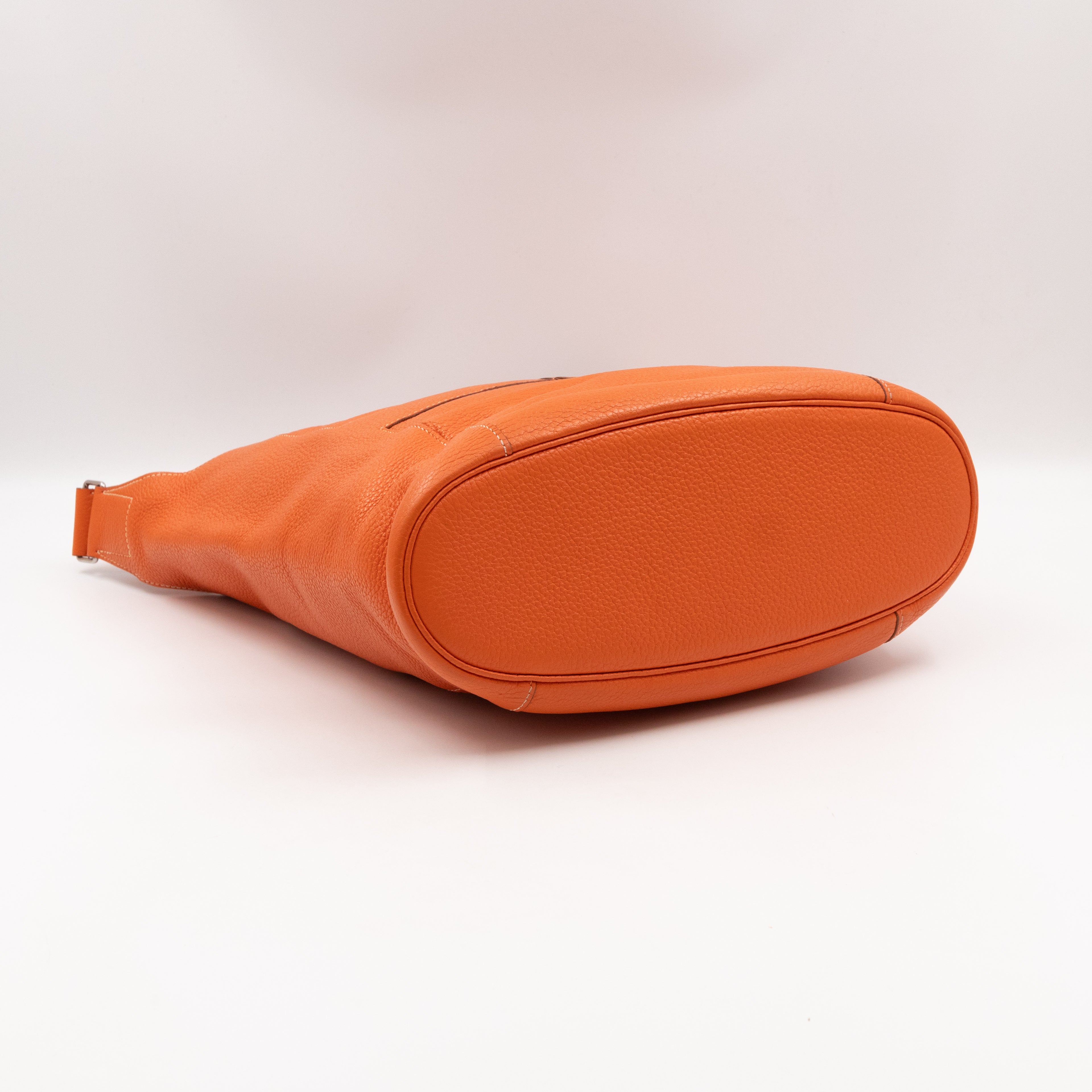 Good News GM Orange Taurillon Clemence