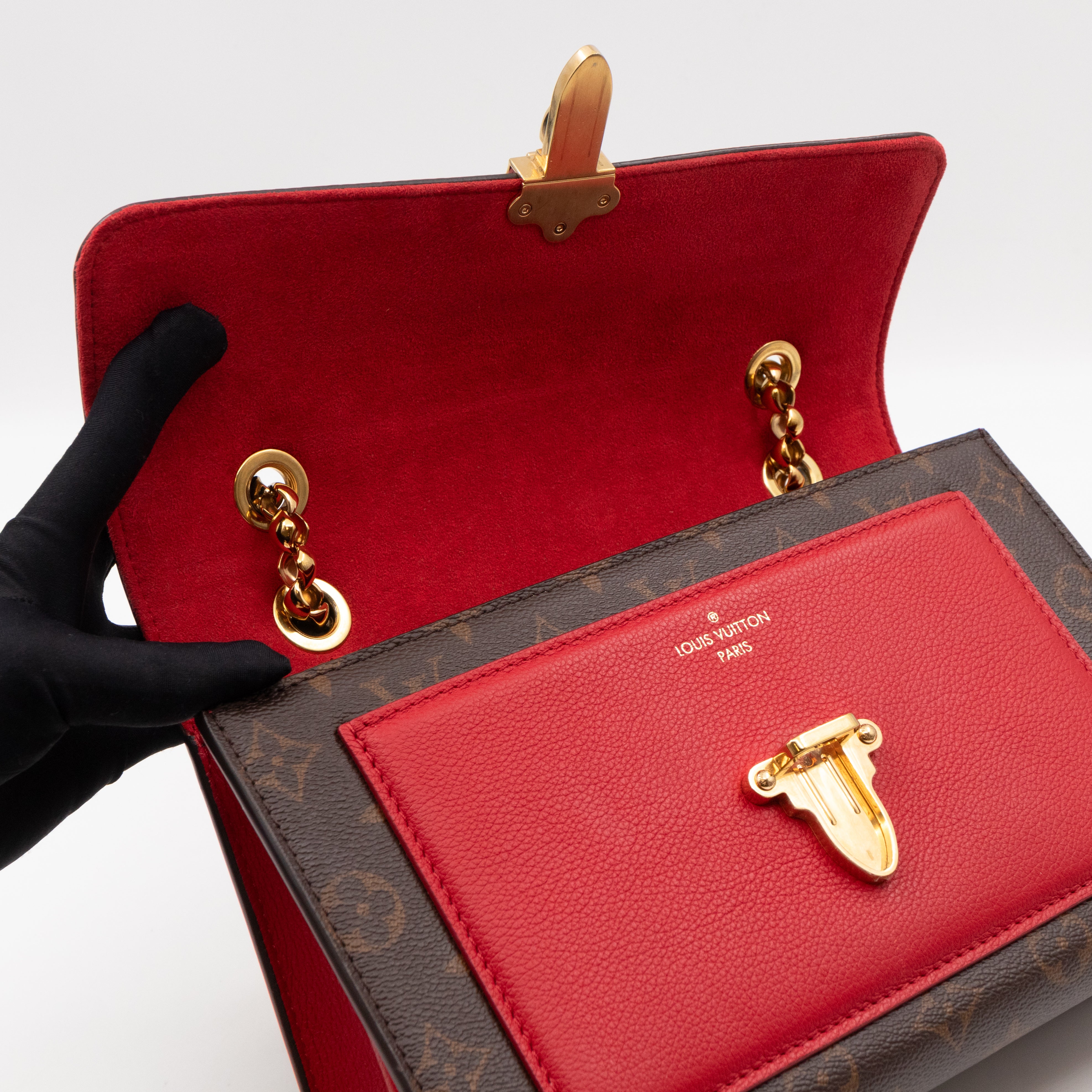 Victoire Monogram Red