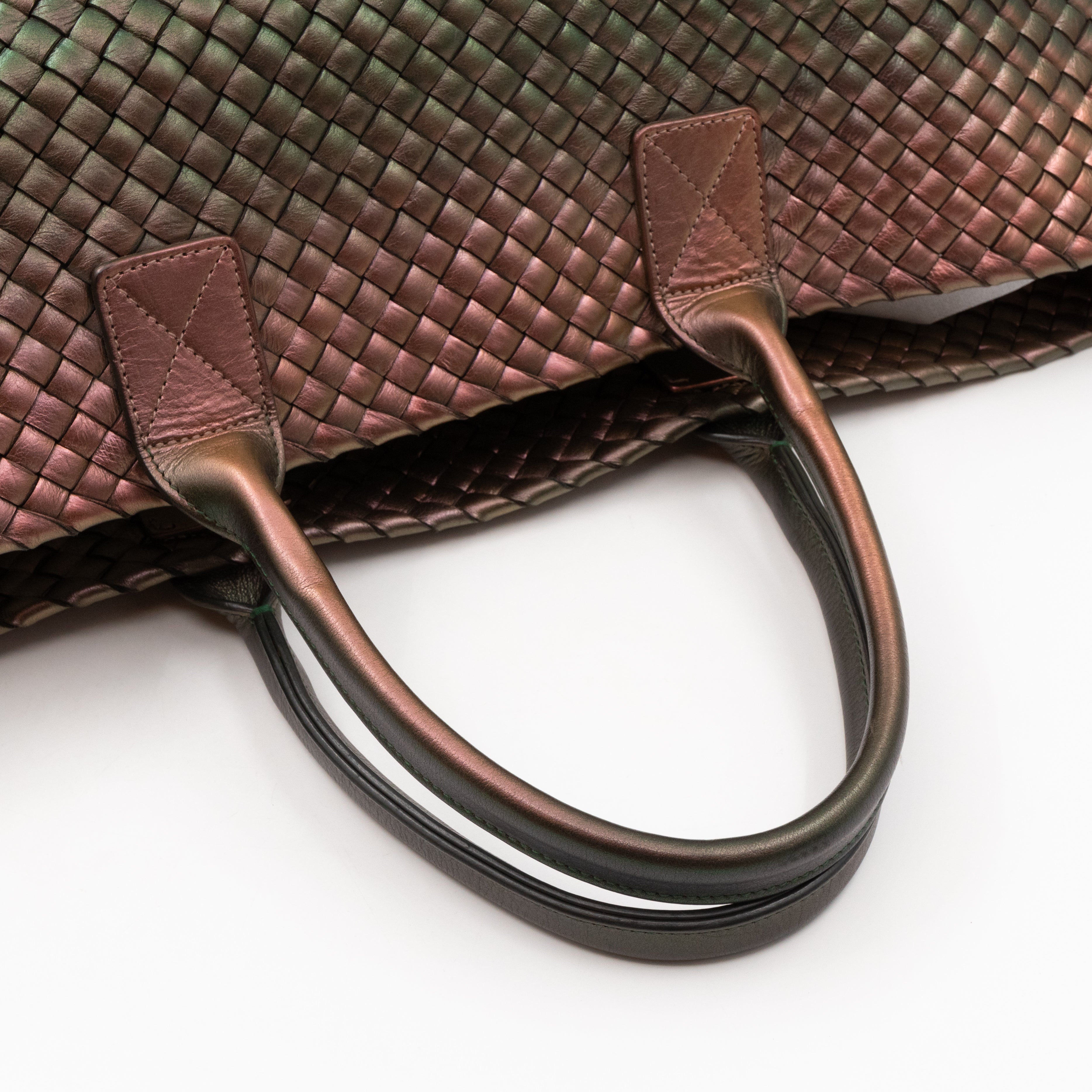 Large Cabat Tote Iridescent Scarabee Green & Bronze Intrecciato Leather