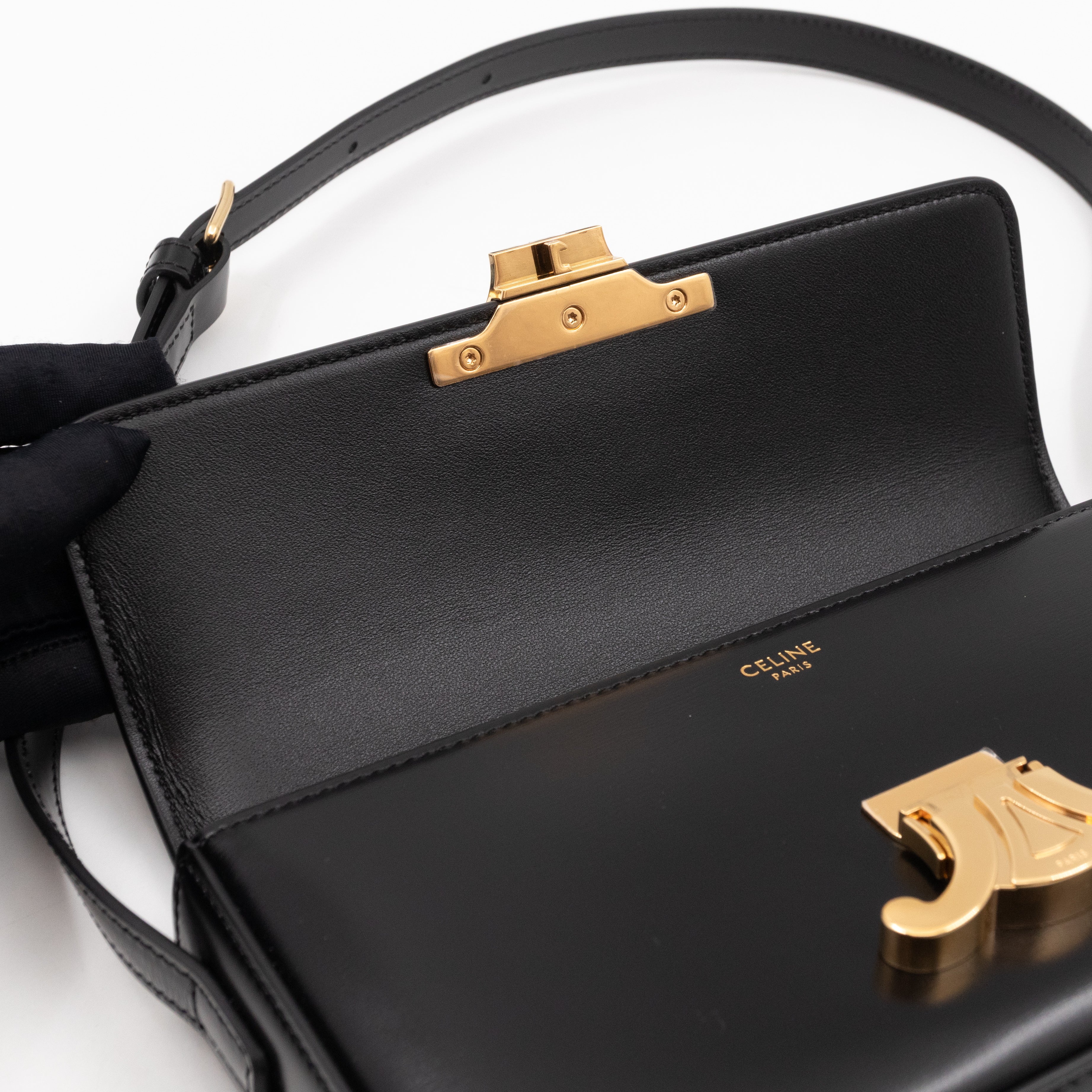 Claude Shoulder Bag Shiny Black Calfskin Leather