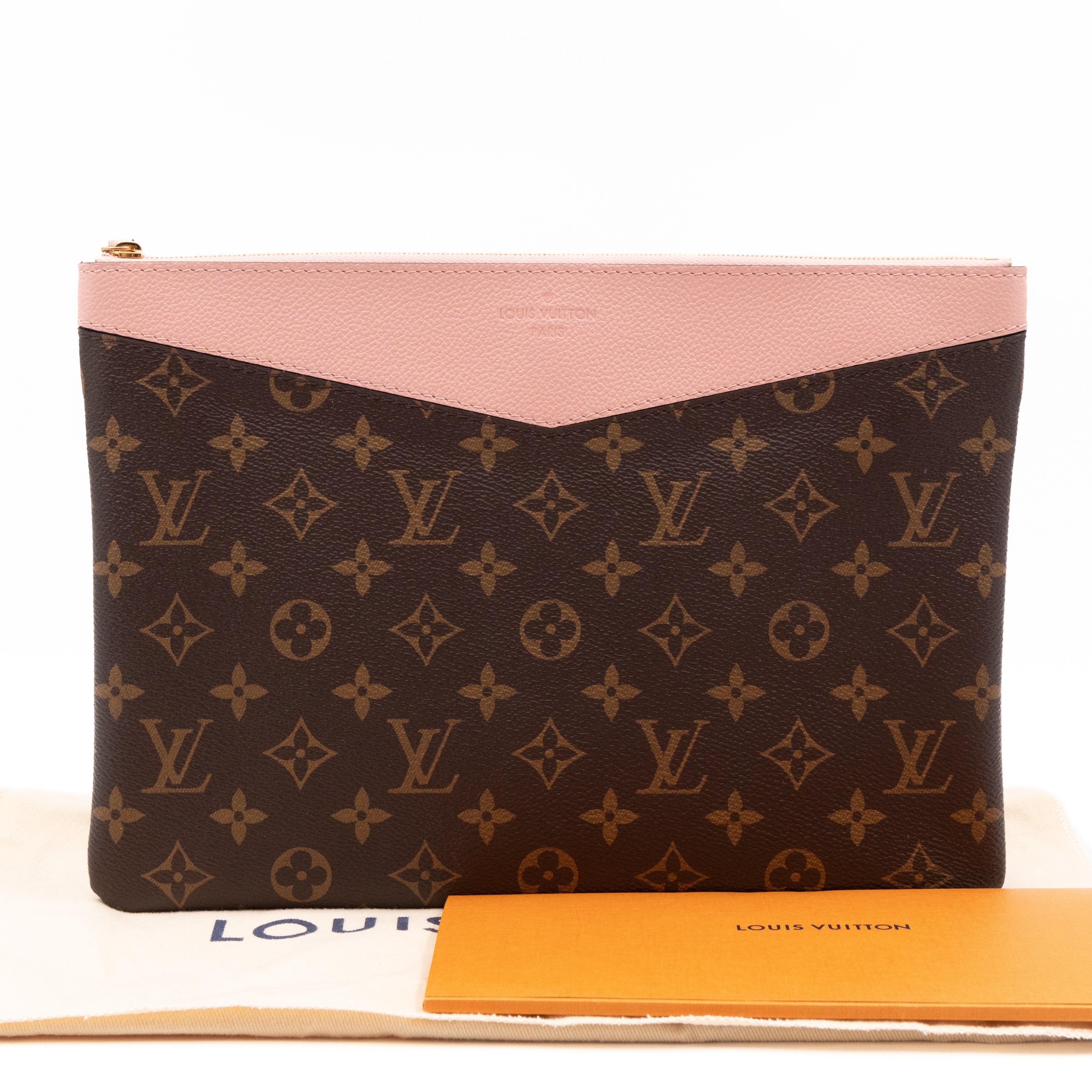 Daily Pouch Monogram Rose Poudre