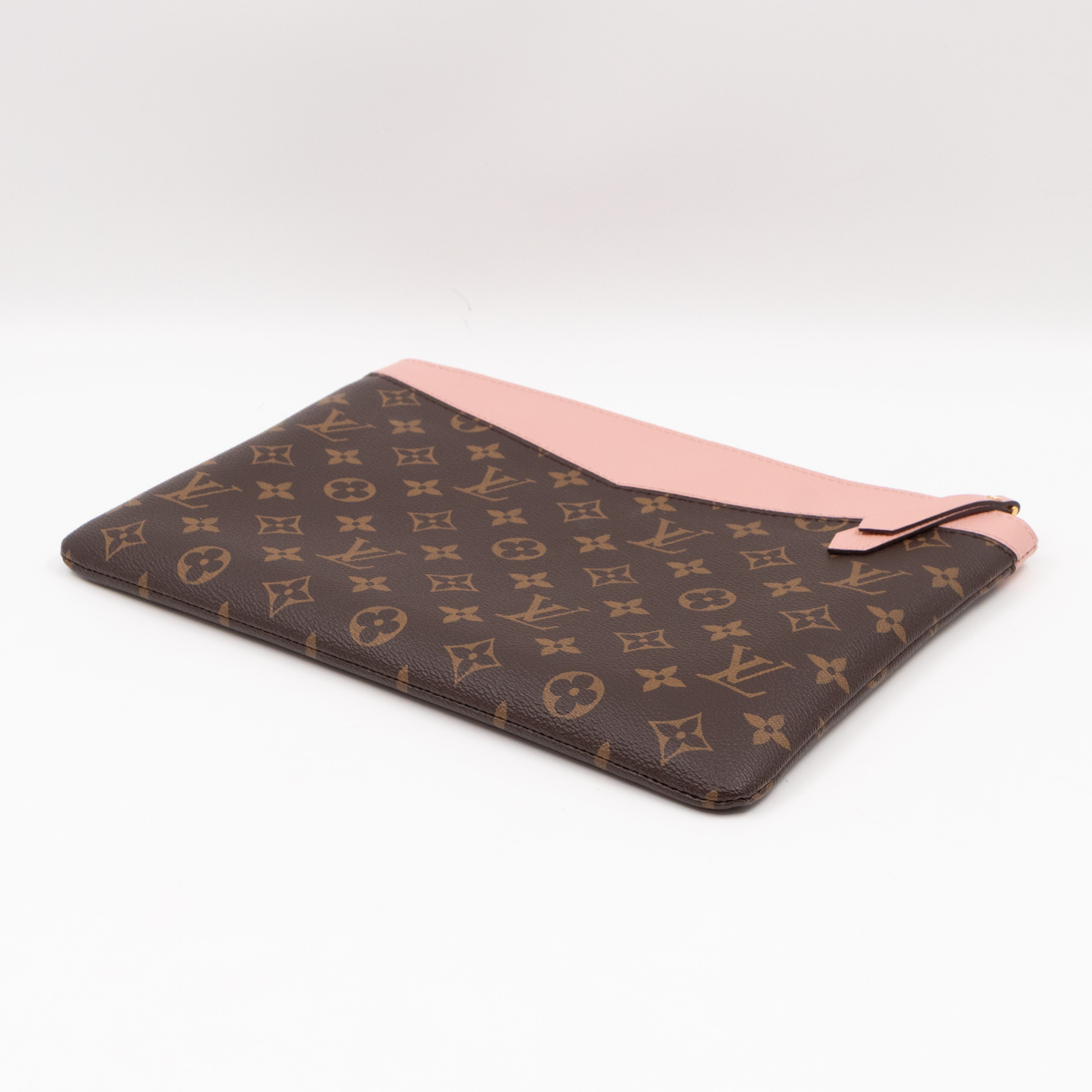Daily Pouch Monogram Rose Poudre