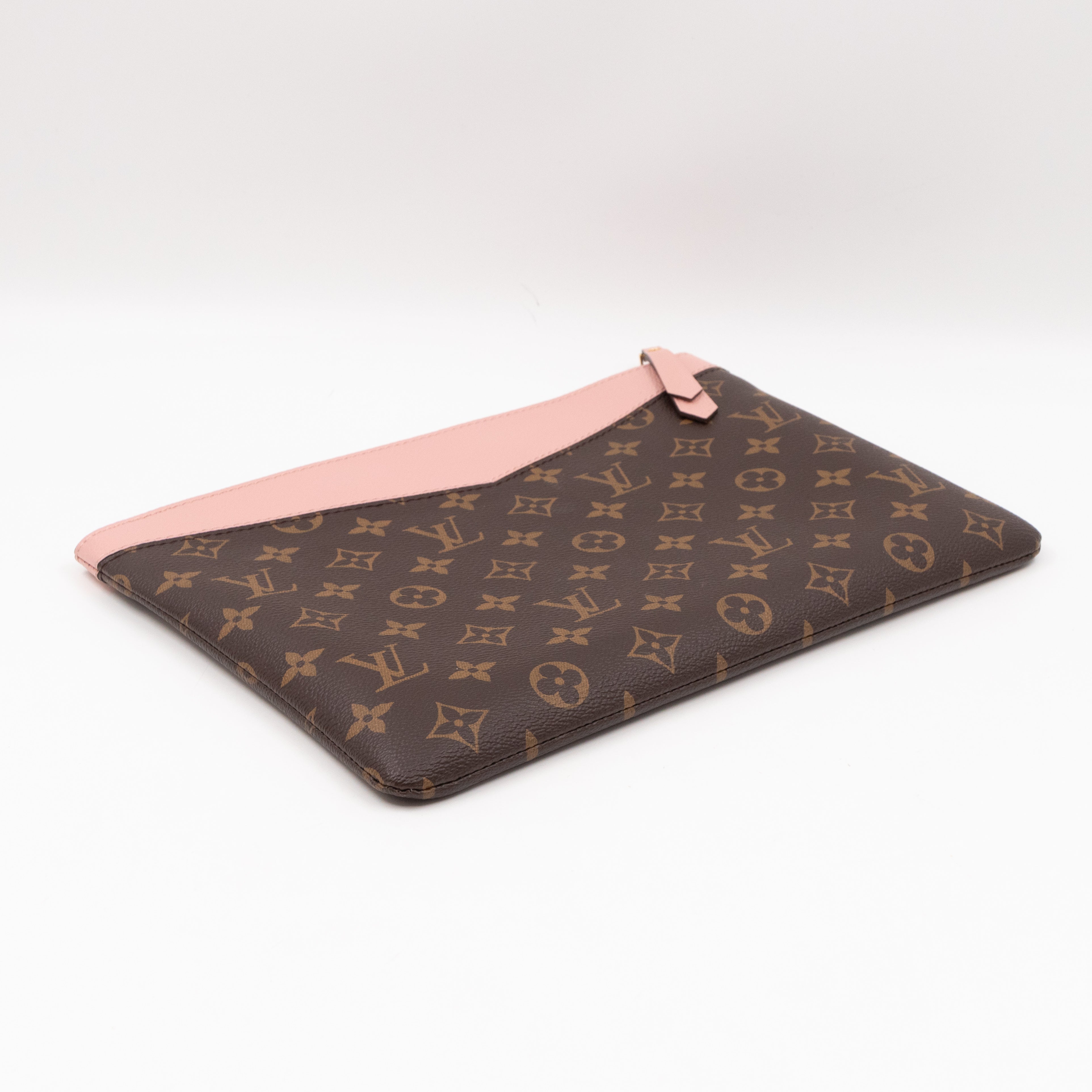 Daily Pouch Monogram Rose Poudre