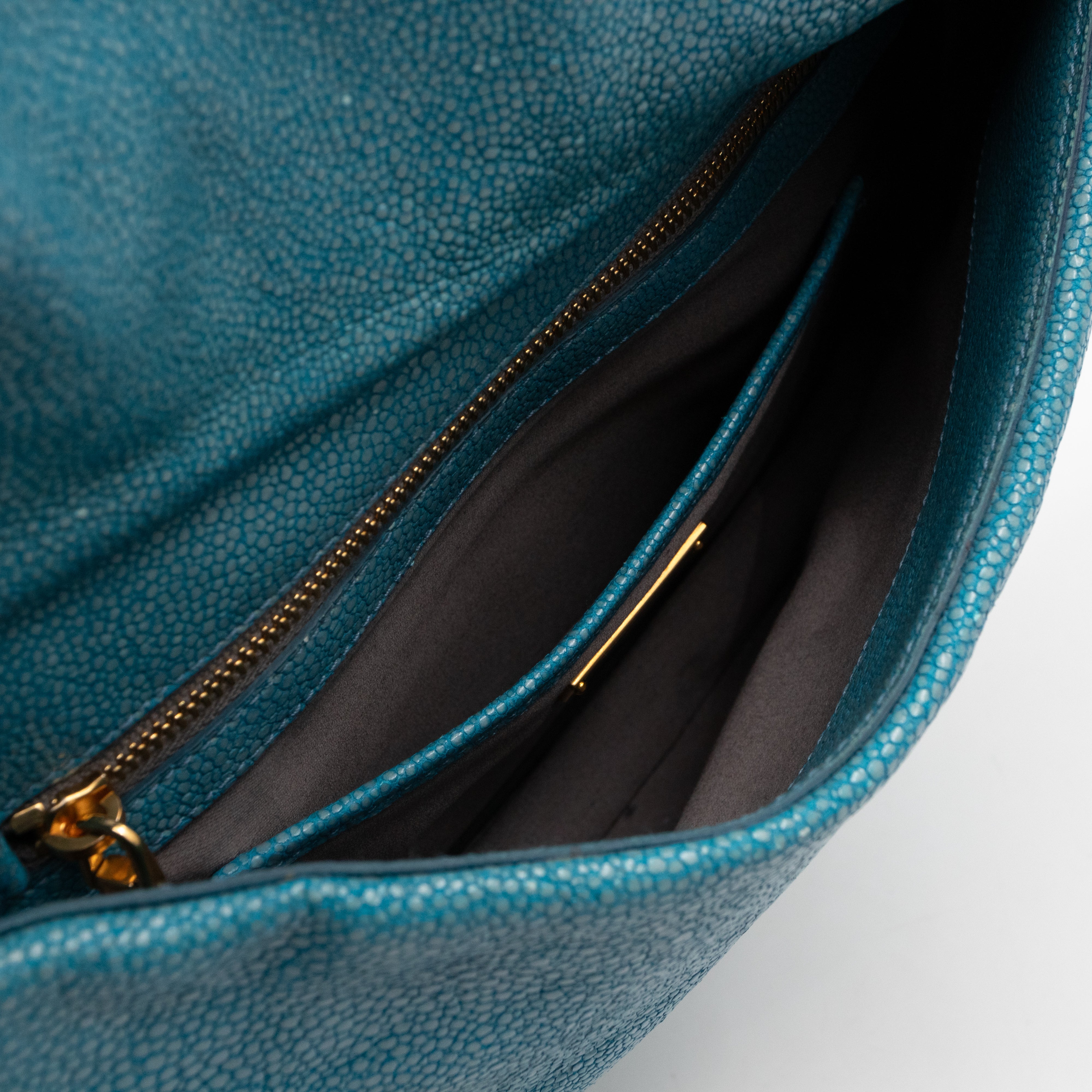 Flap Clutch Turquiose Pearl Caviar