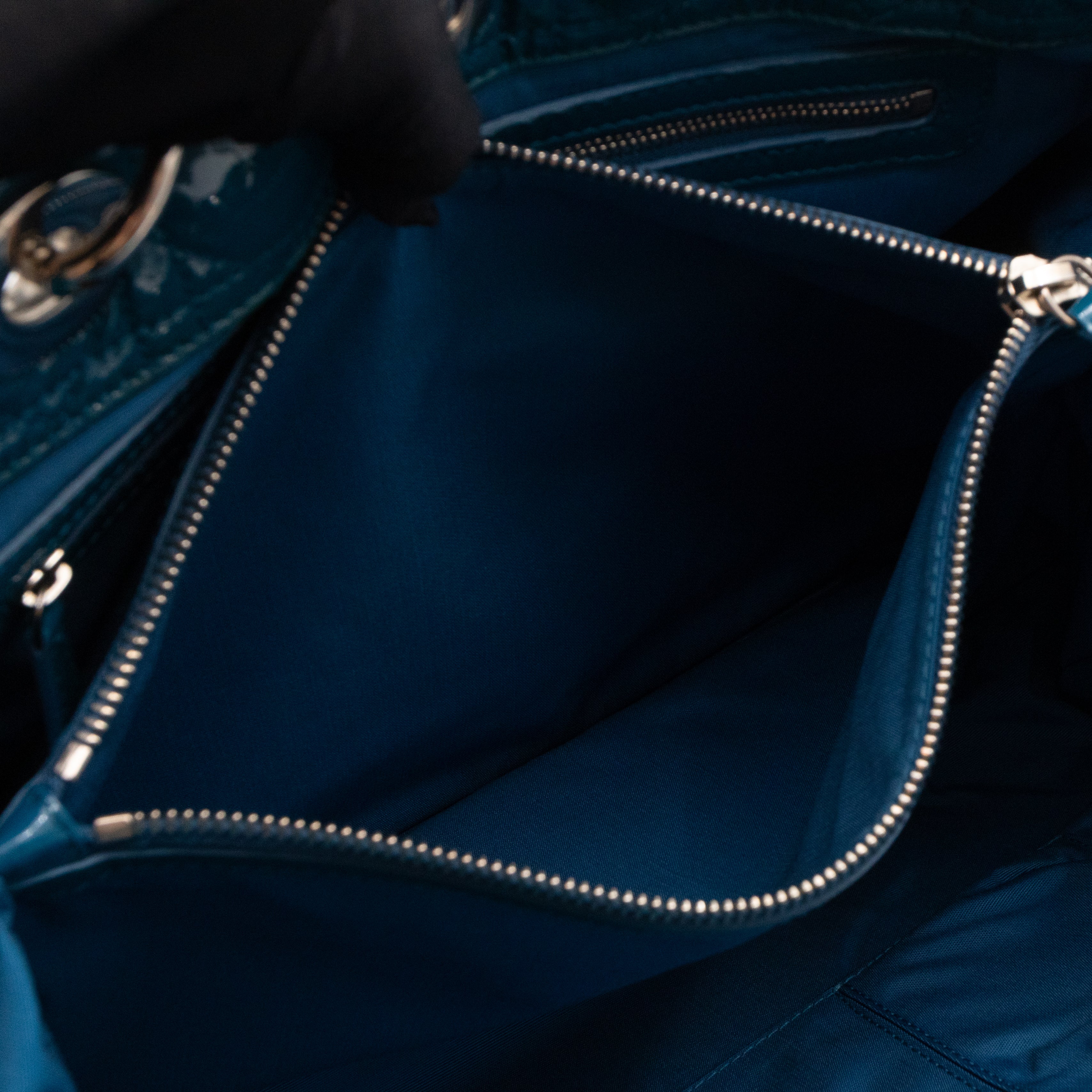 Medium Soft Shopping Tote Blue Patent Cannage Leather