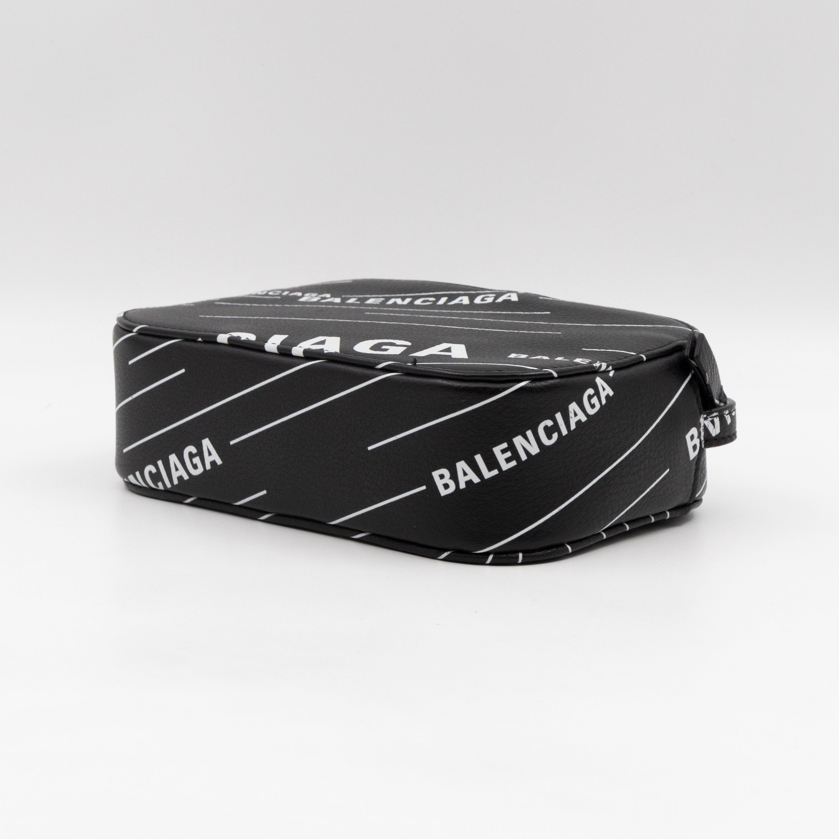 Everyday Camera Bag XS Black White Logo Print