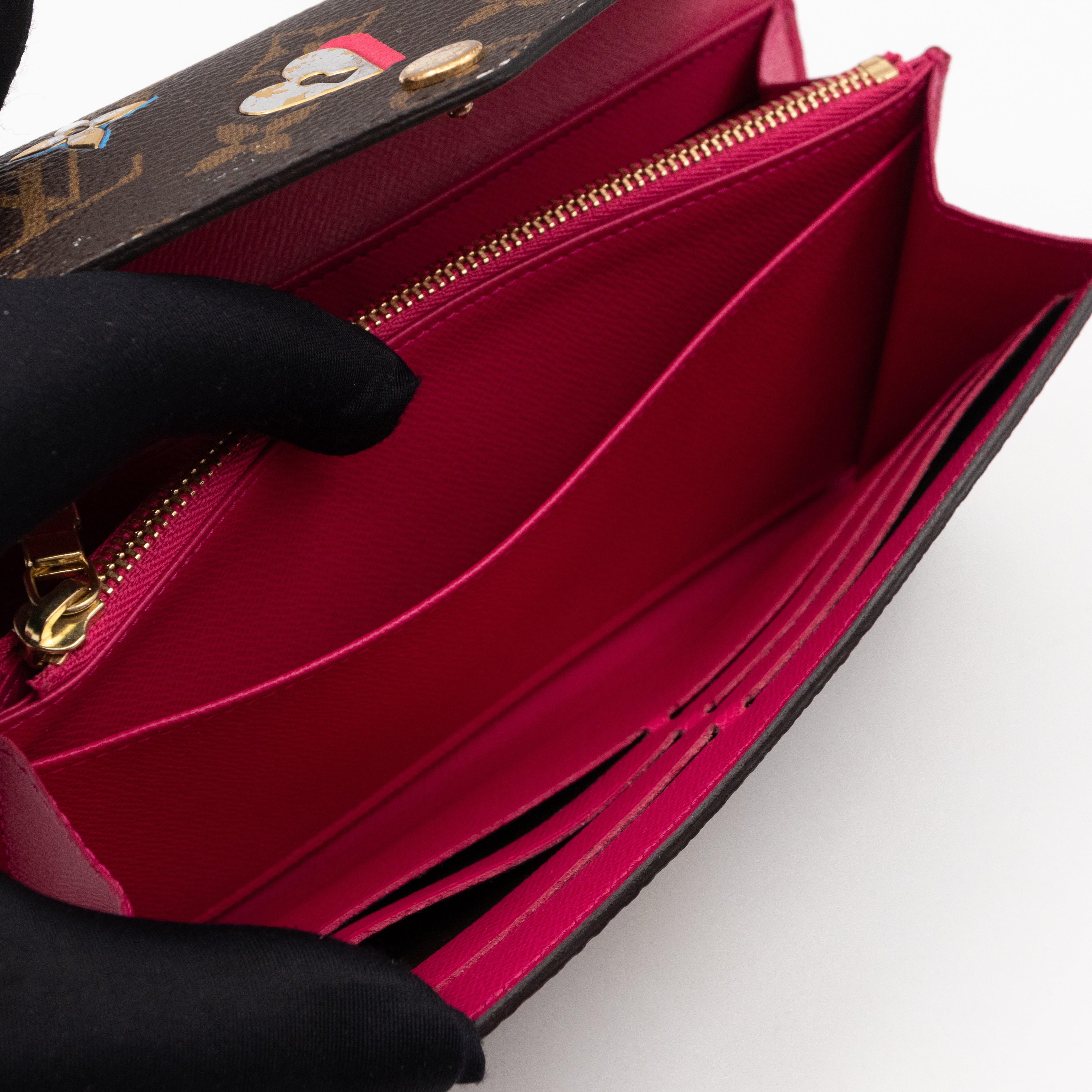 Sarah Wallet Monogram Love Lock