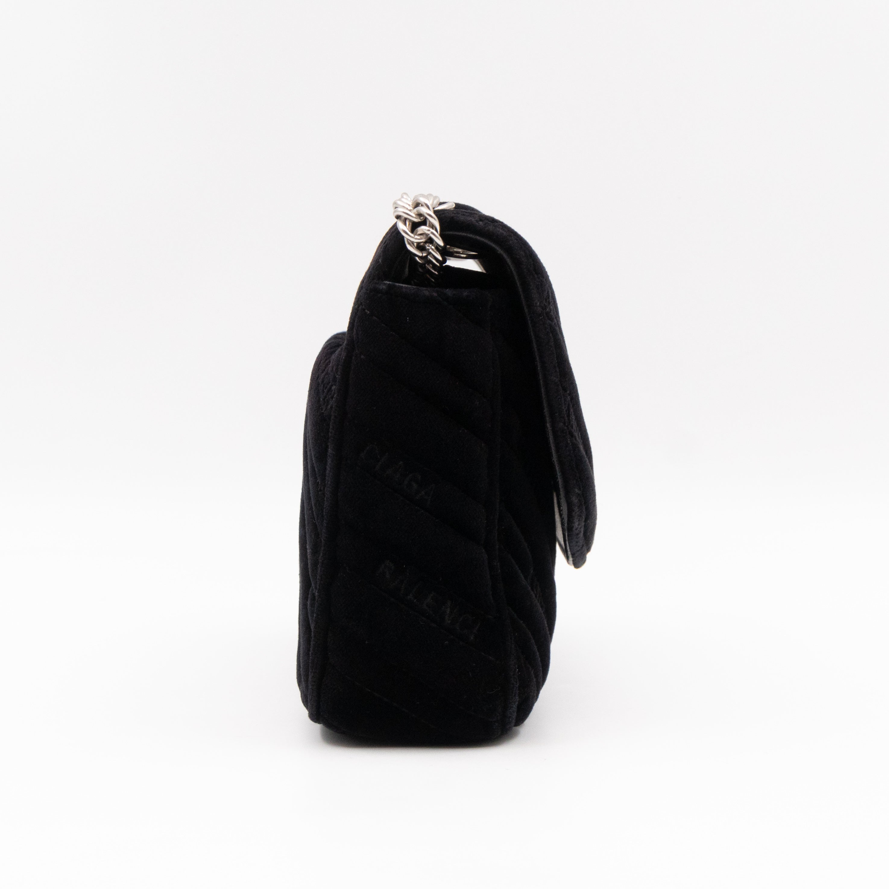 BB Chain Round Shoulder Bag Black Quilted Velvet