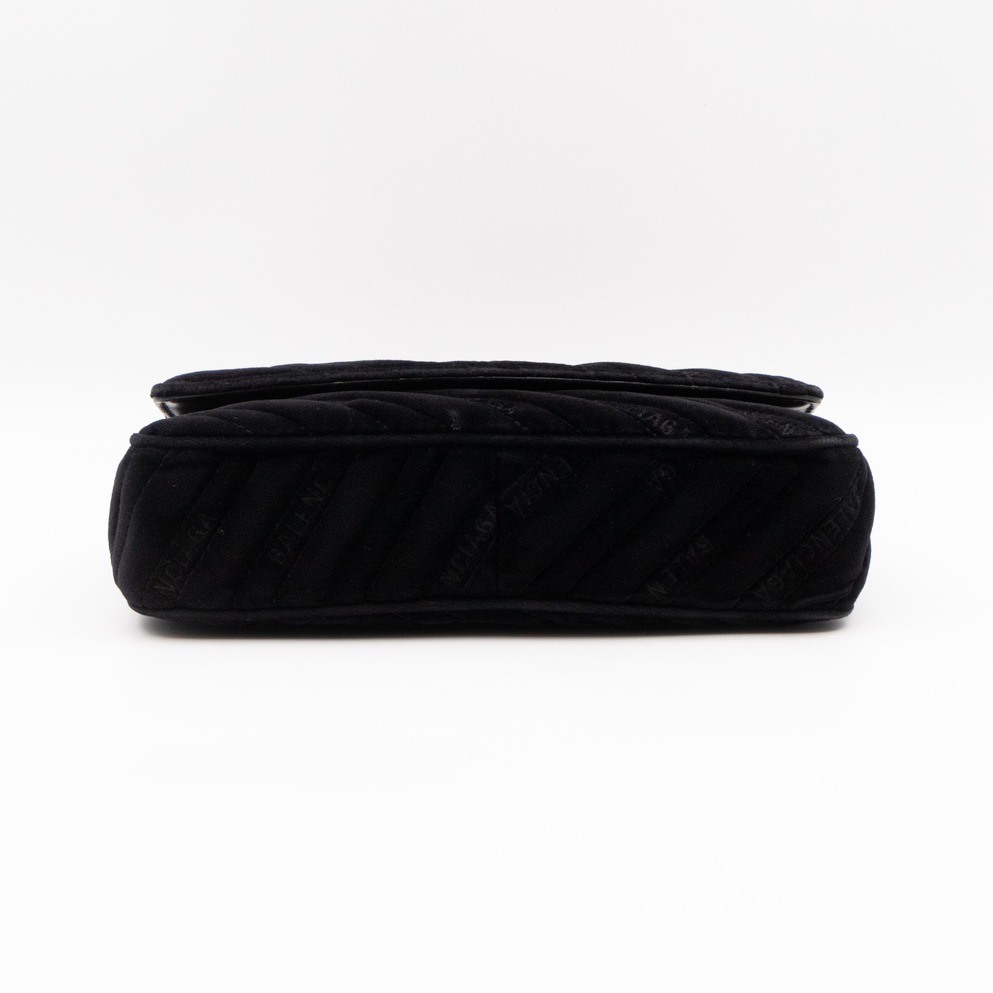 BB Chain Round Shoulder Bag Black Quilted Velvet