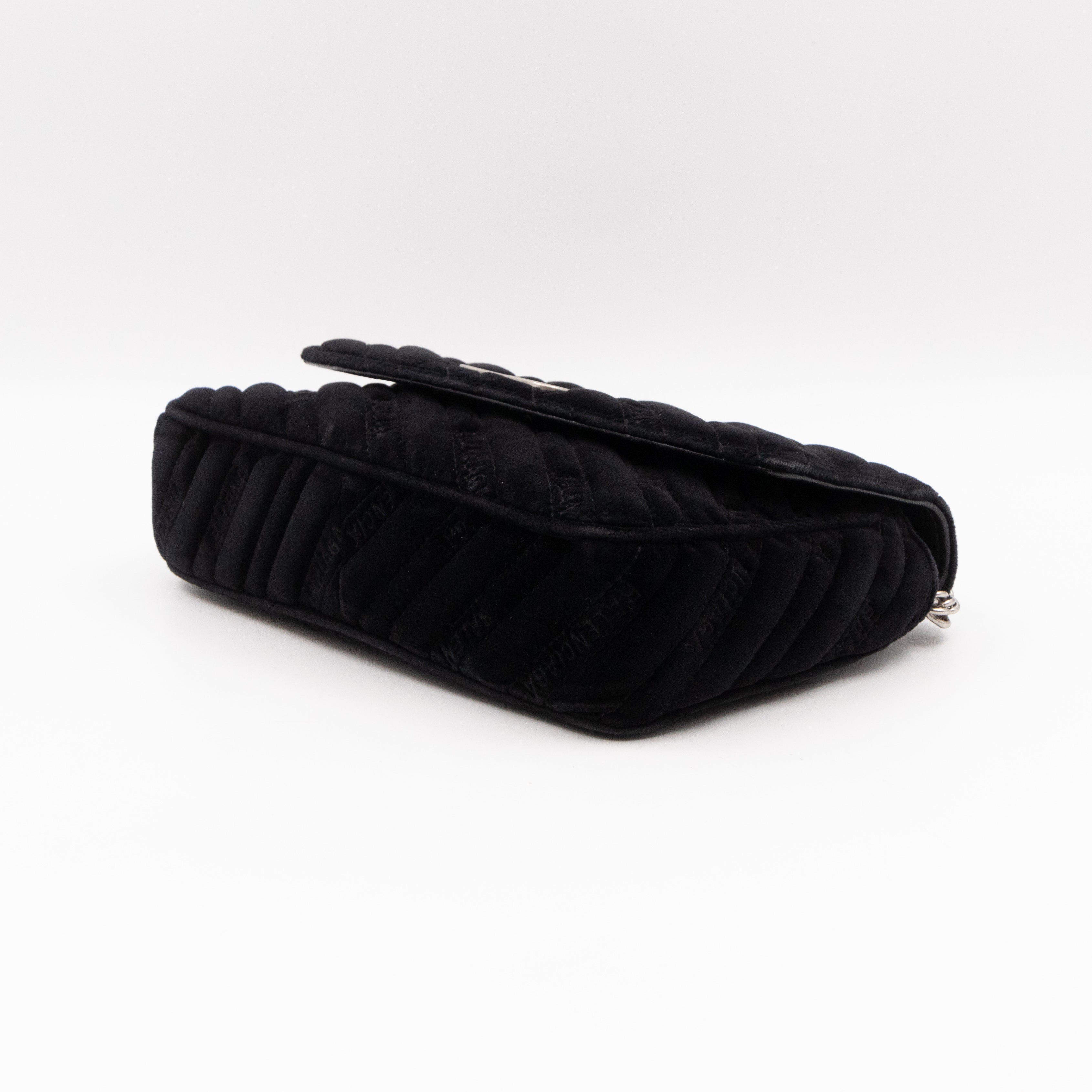 BB Chain Round Shoulder Bag Black Quilted Velvet