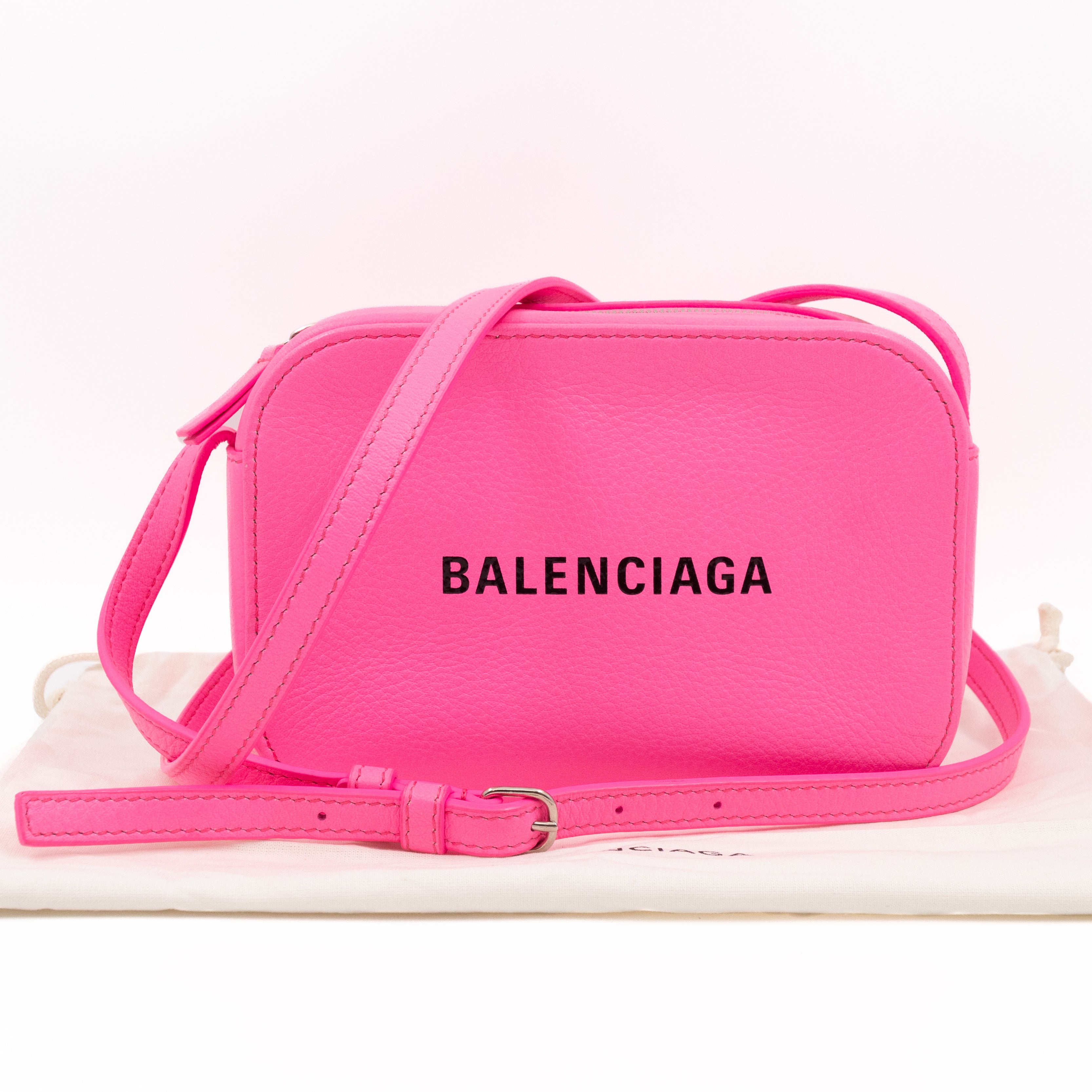 Everyday Camera Bag XS Neon Pink Leather