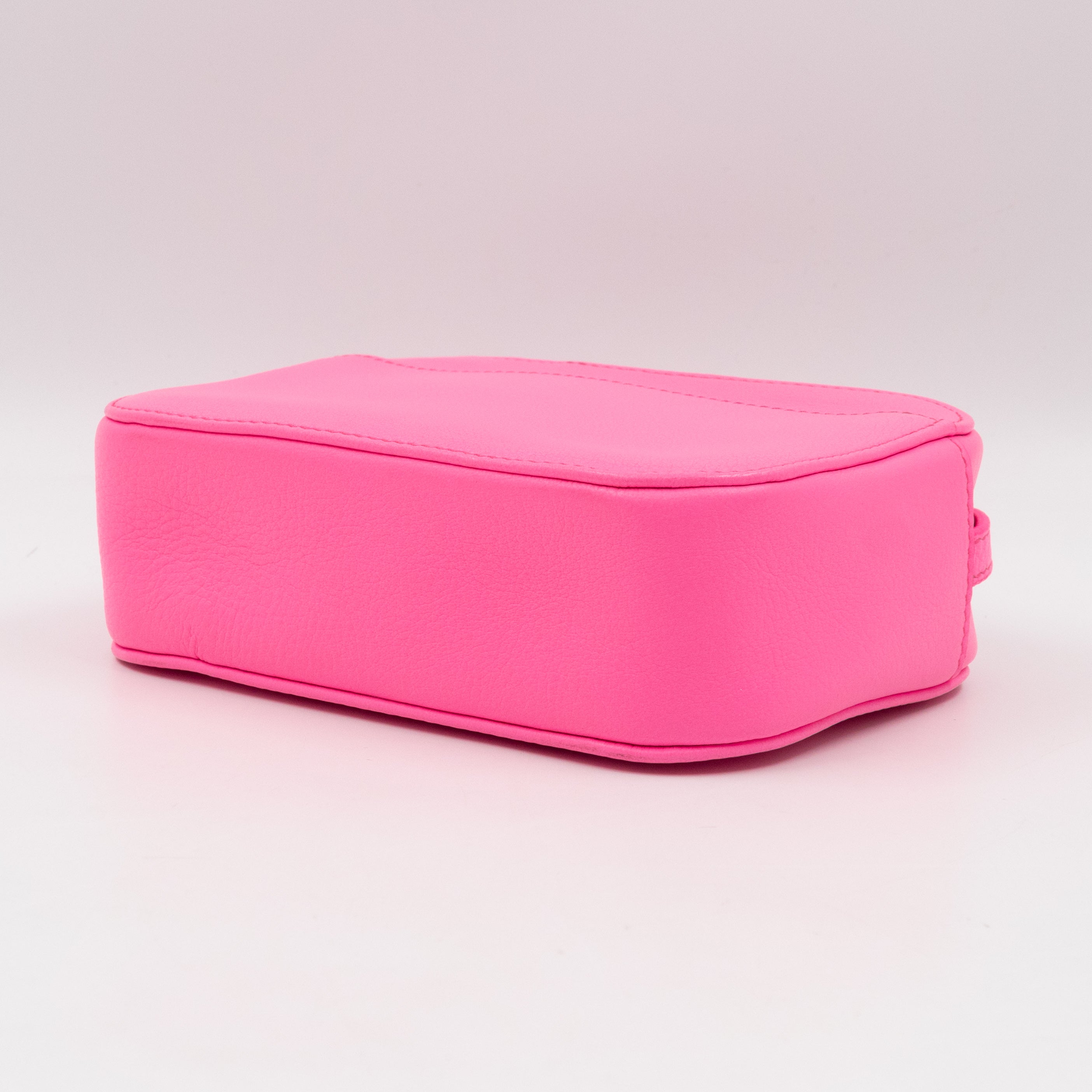 Everyday Camera Bag XS Neon Pink Leather