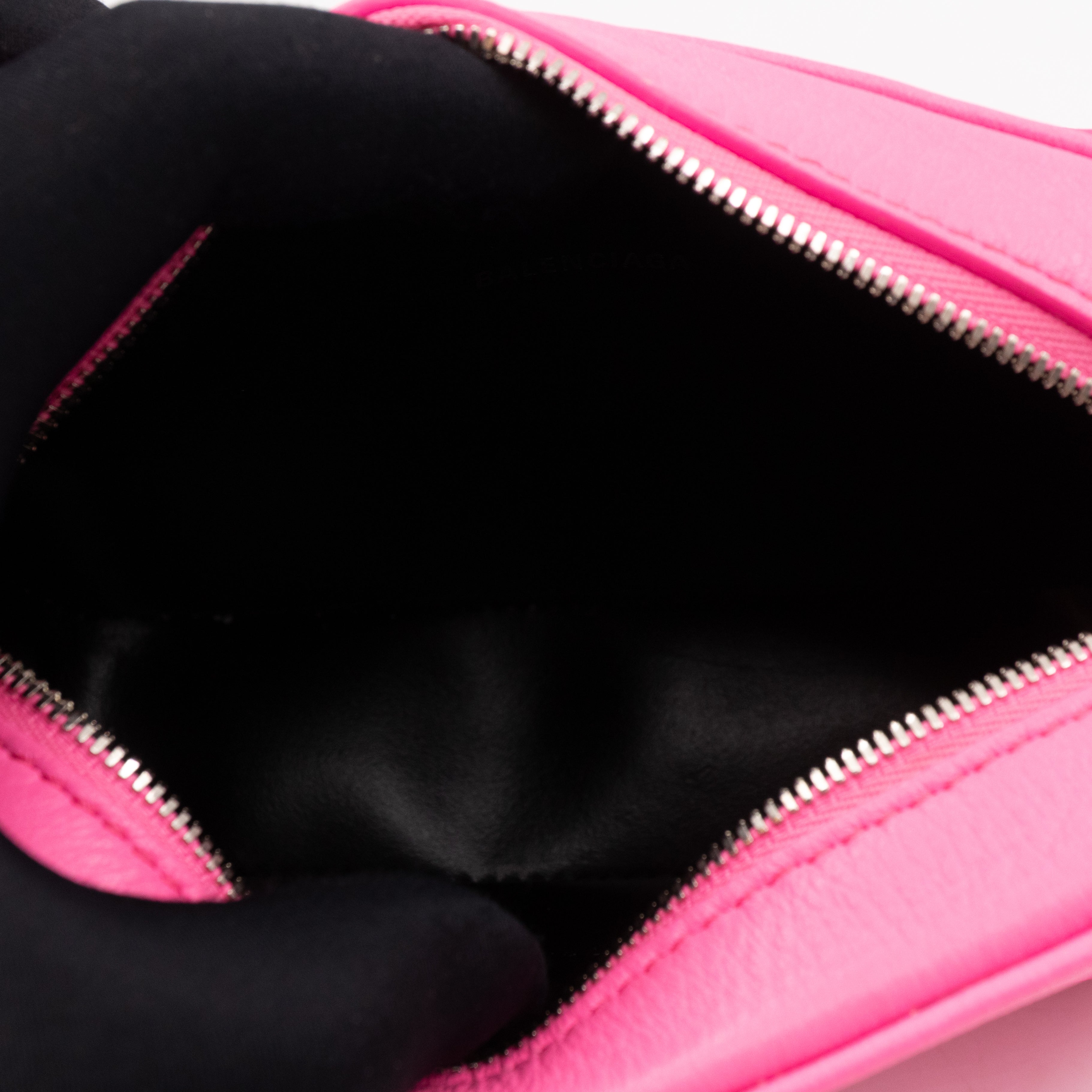 Everyday Camera Bag XS Neon Pink Leather