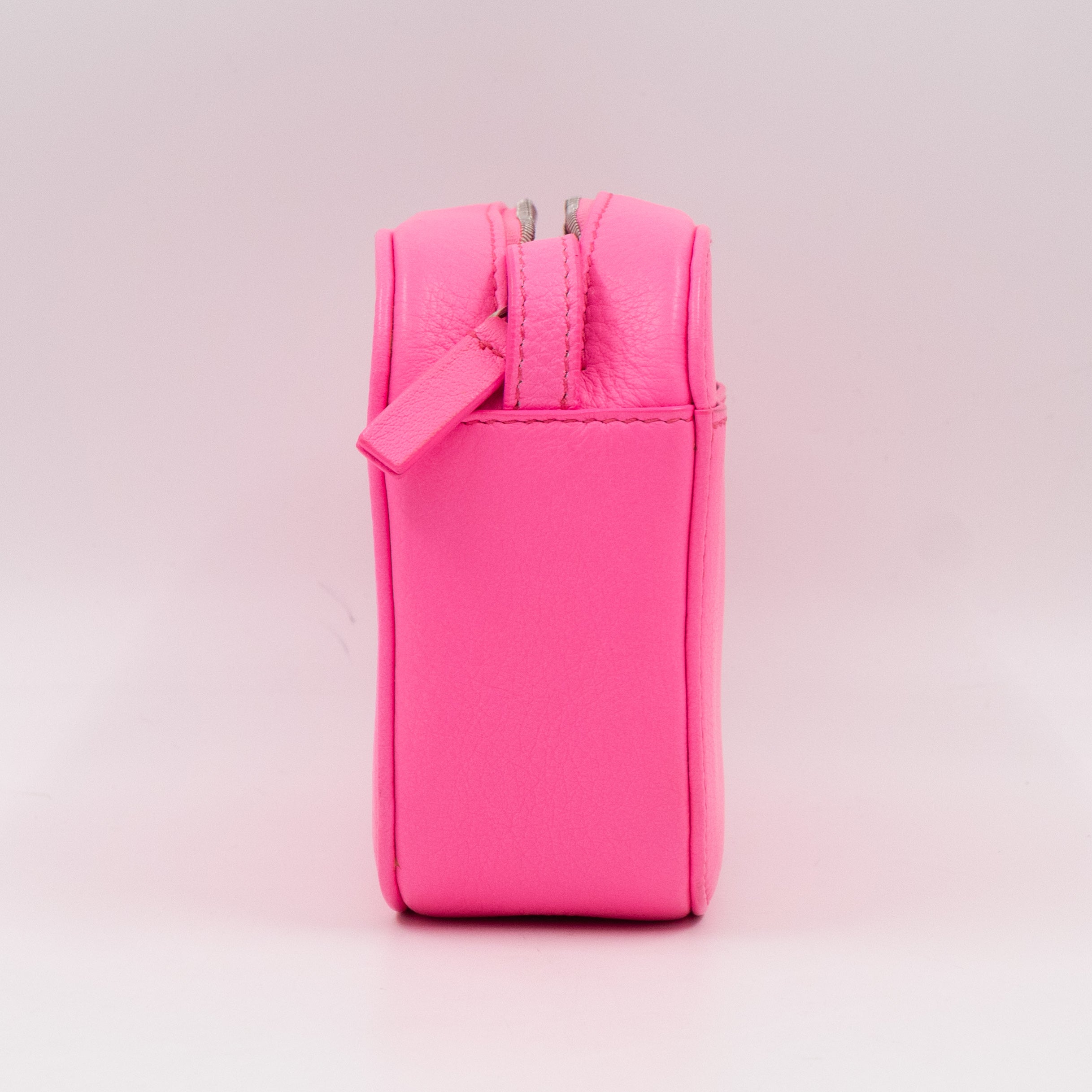 Everyday Camera Bag XS Neon Pink Leather