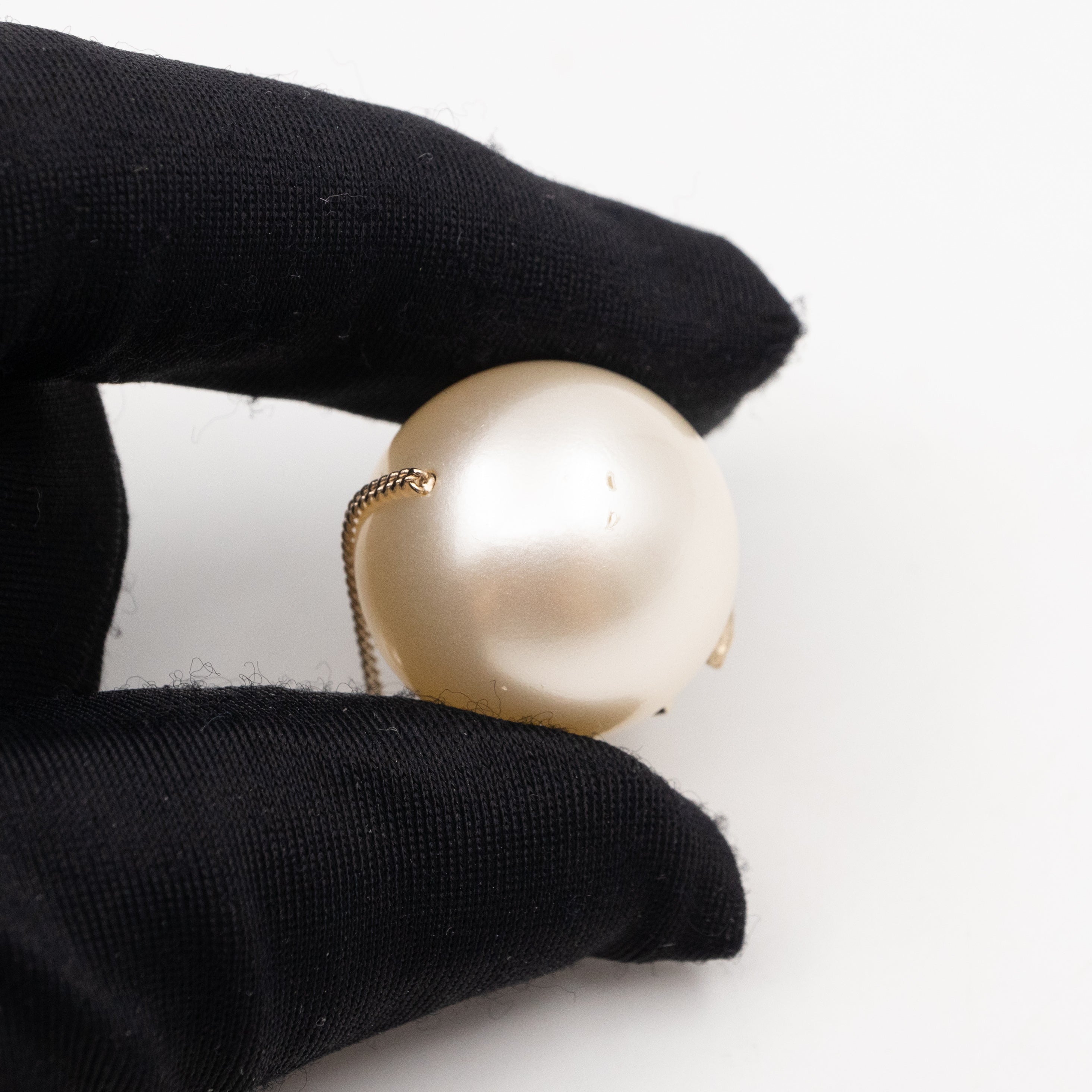 Big Pearl Drop Earrings Light Gold