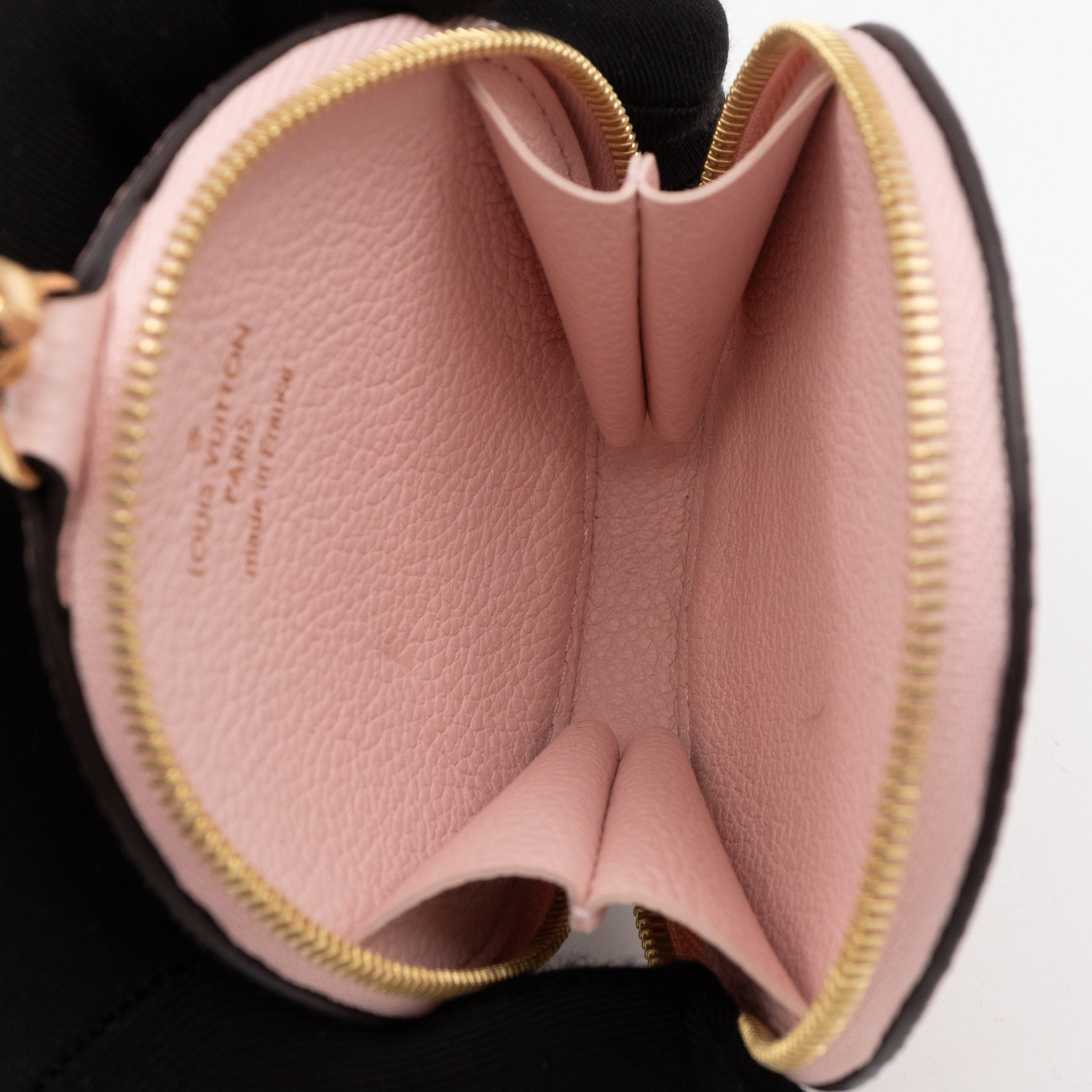Round Coin Purse Light Pink Leather
