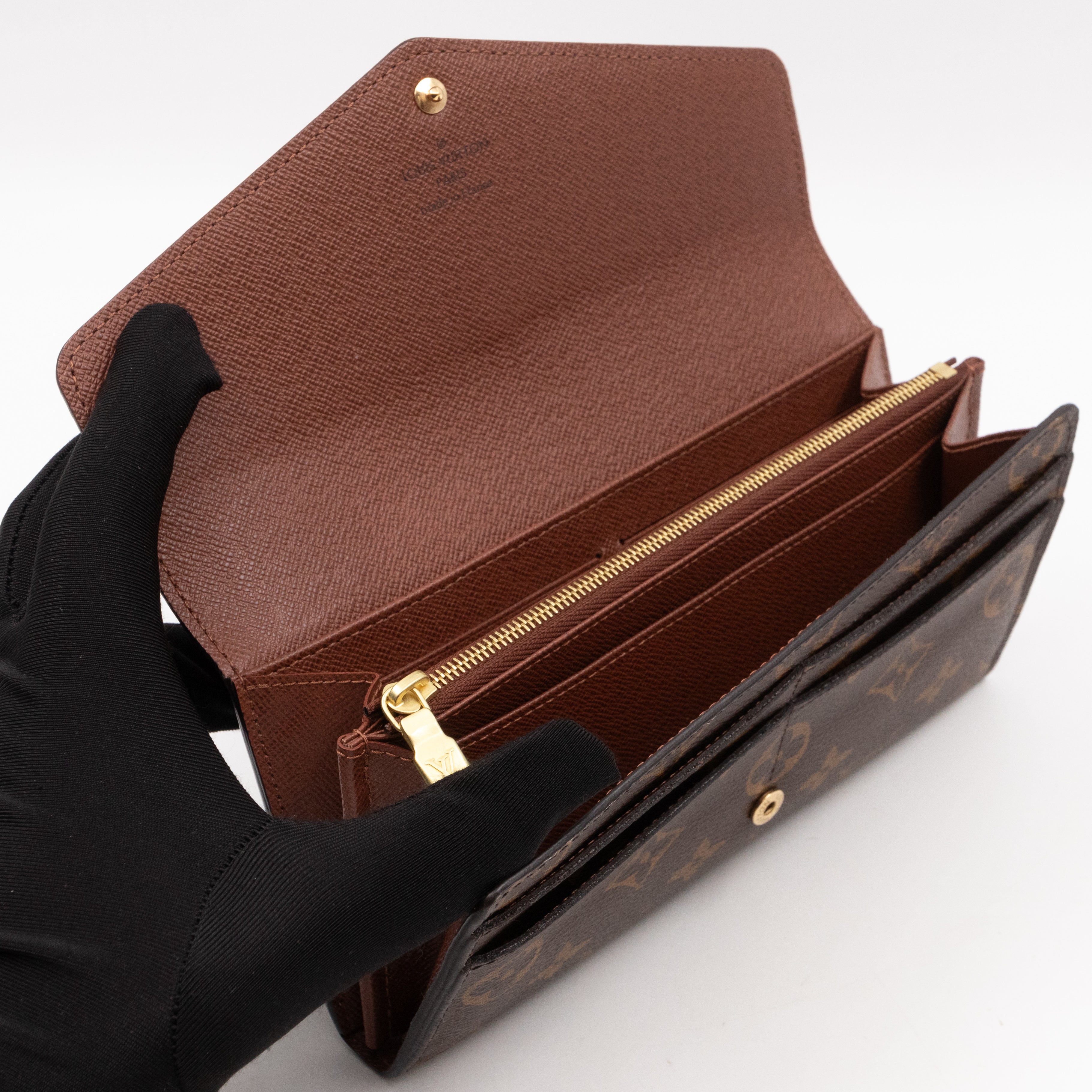 Sarah Wallet Monogram Brown