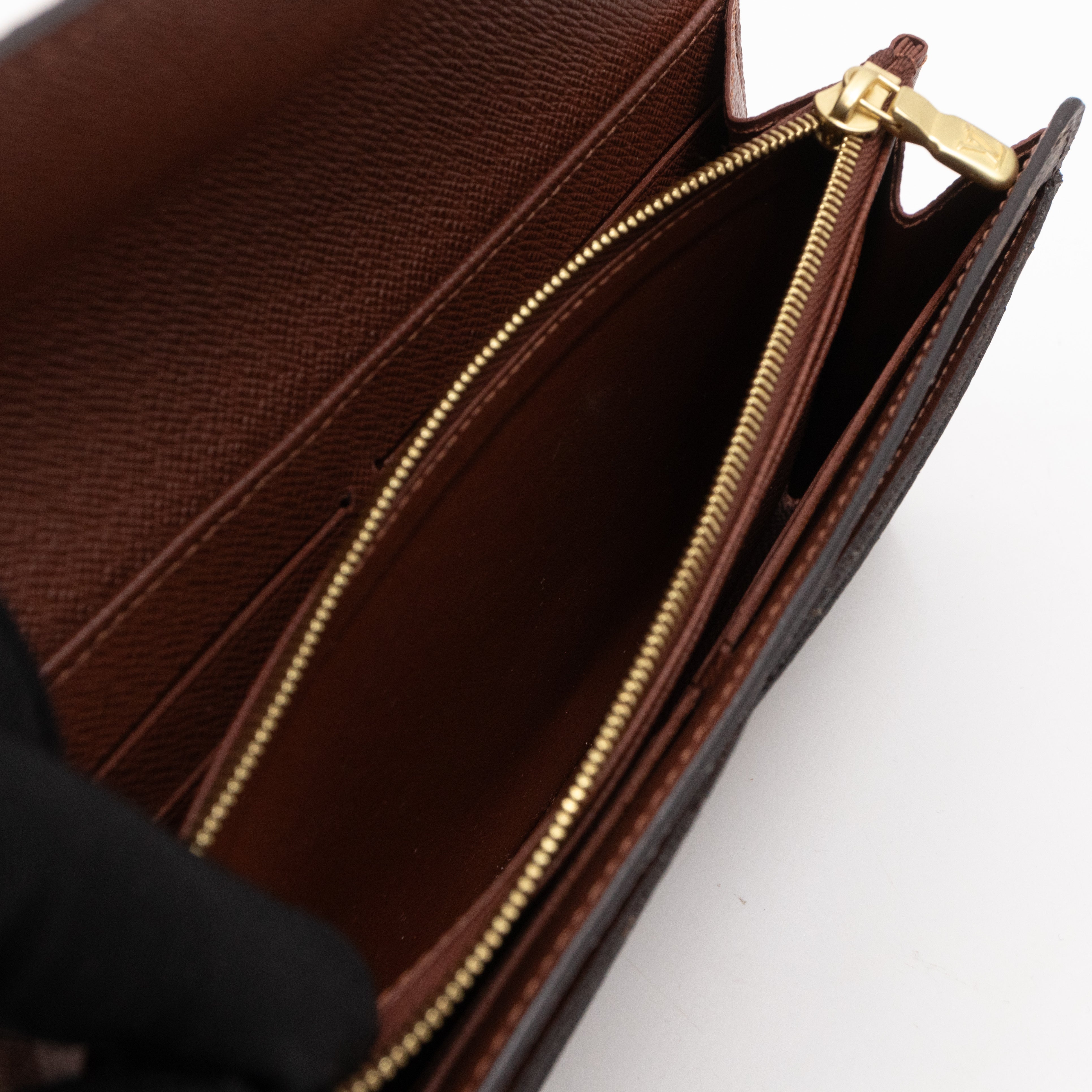 Sarah Wallet Monogram Brown