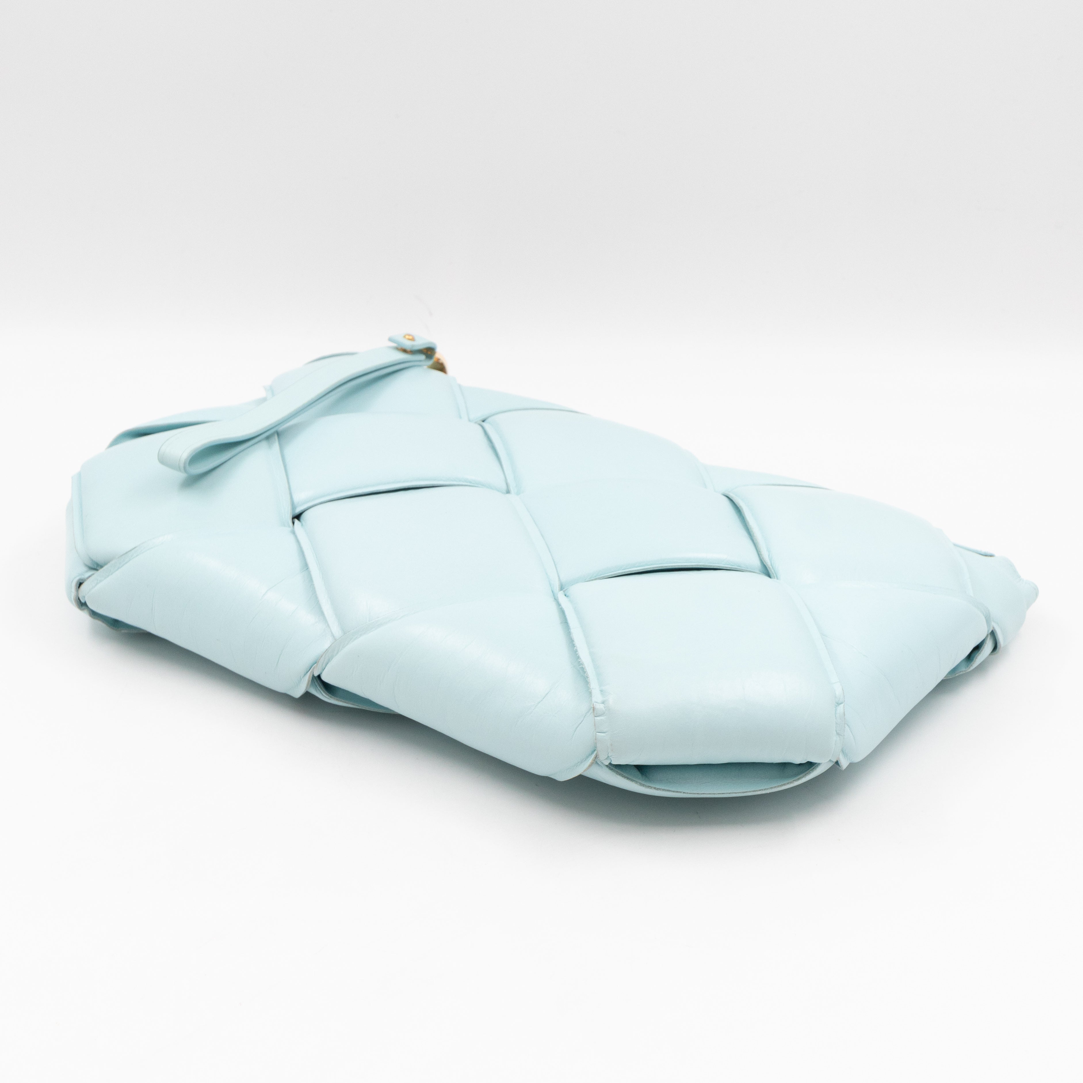 Padded Pouch Clutch Maxi Intrecciato Spearmint Leather