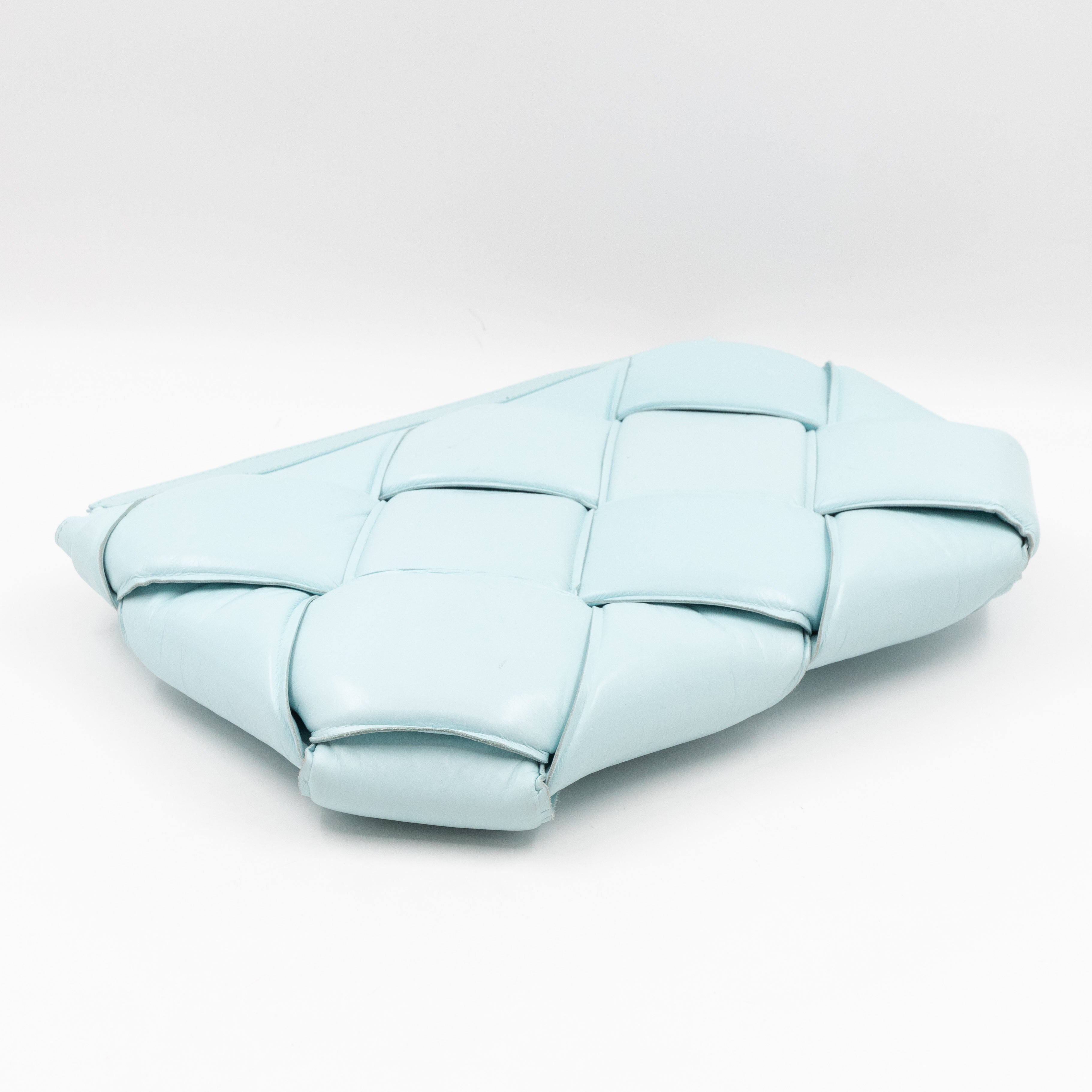 Padded Pouch Clutch Maxi Intrecciato Spearmint Leather