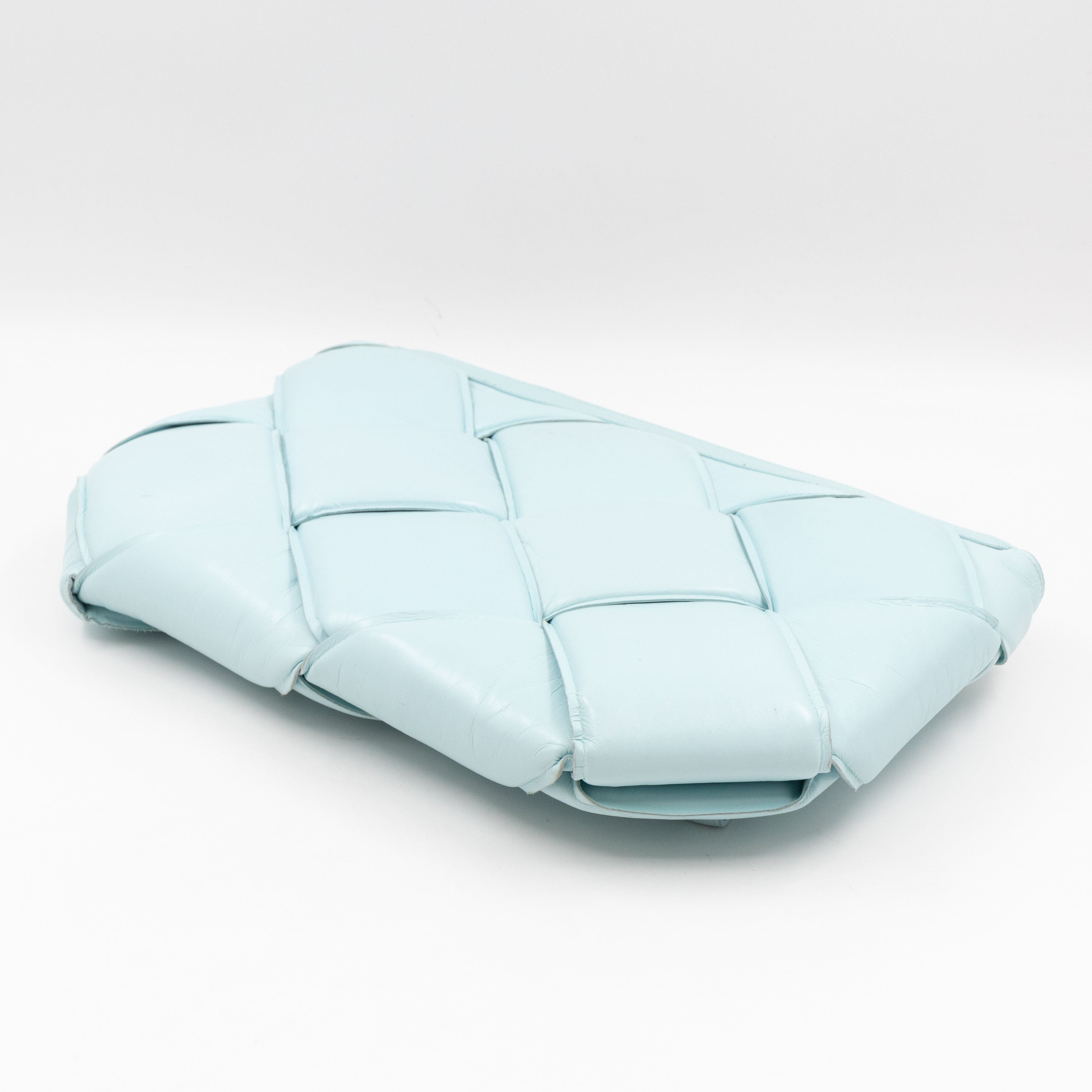 Padded Pouch Clutch Maxi Intrecciato Spearmint Leather