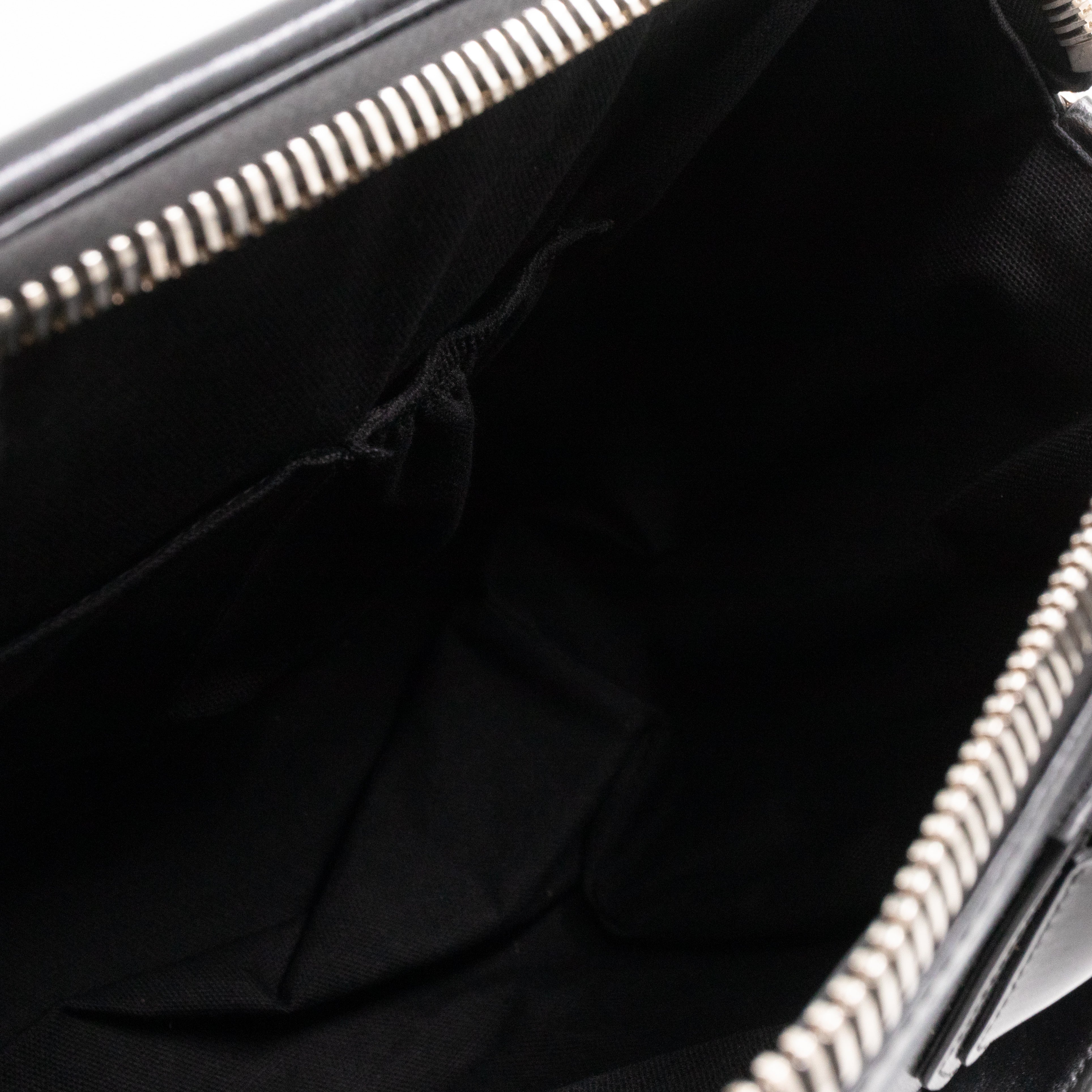 Antigona Medium Black Smooth Leather