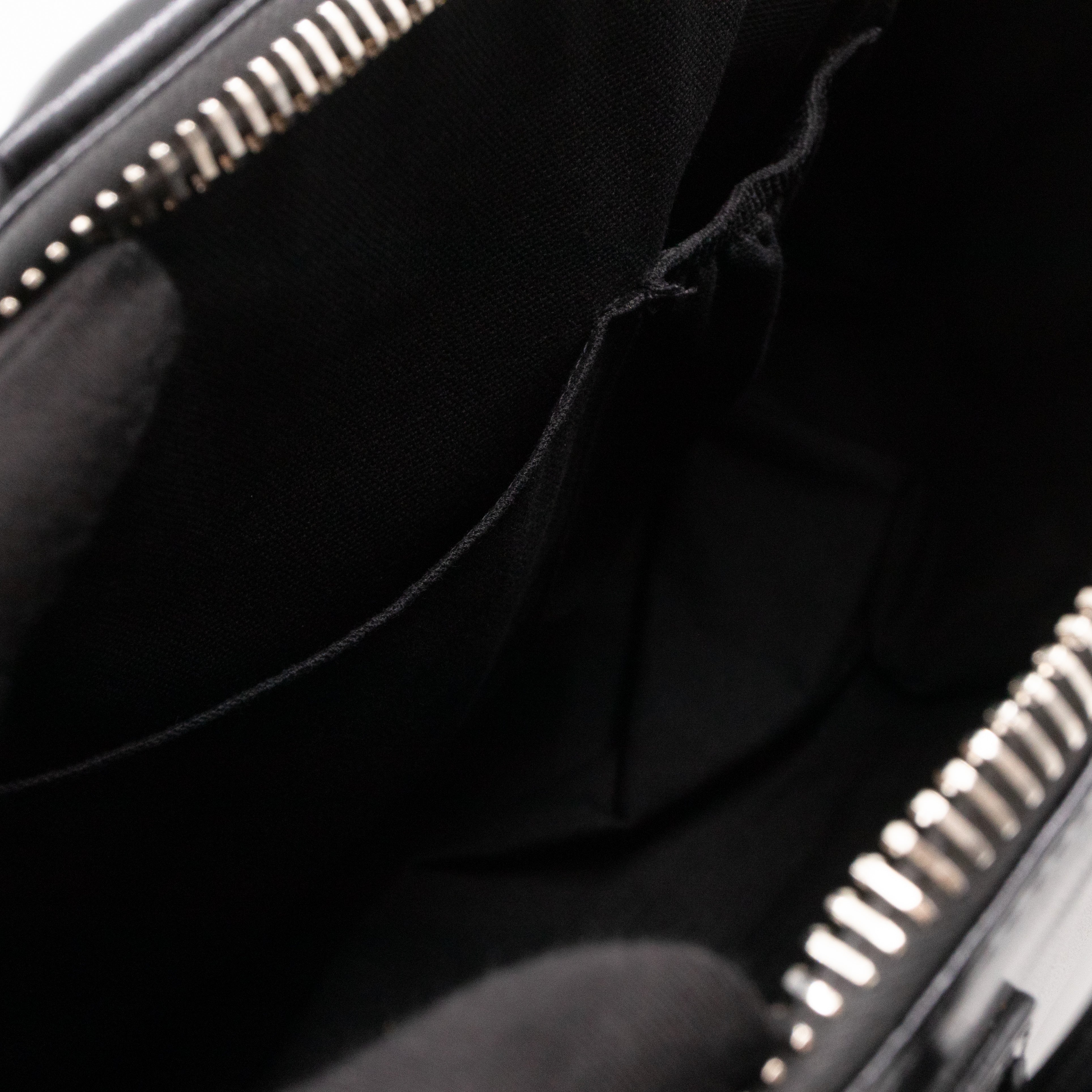 Antigona Medium Black Smooth Leather