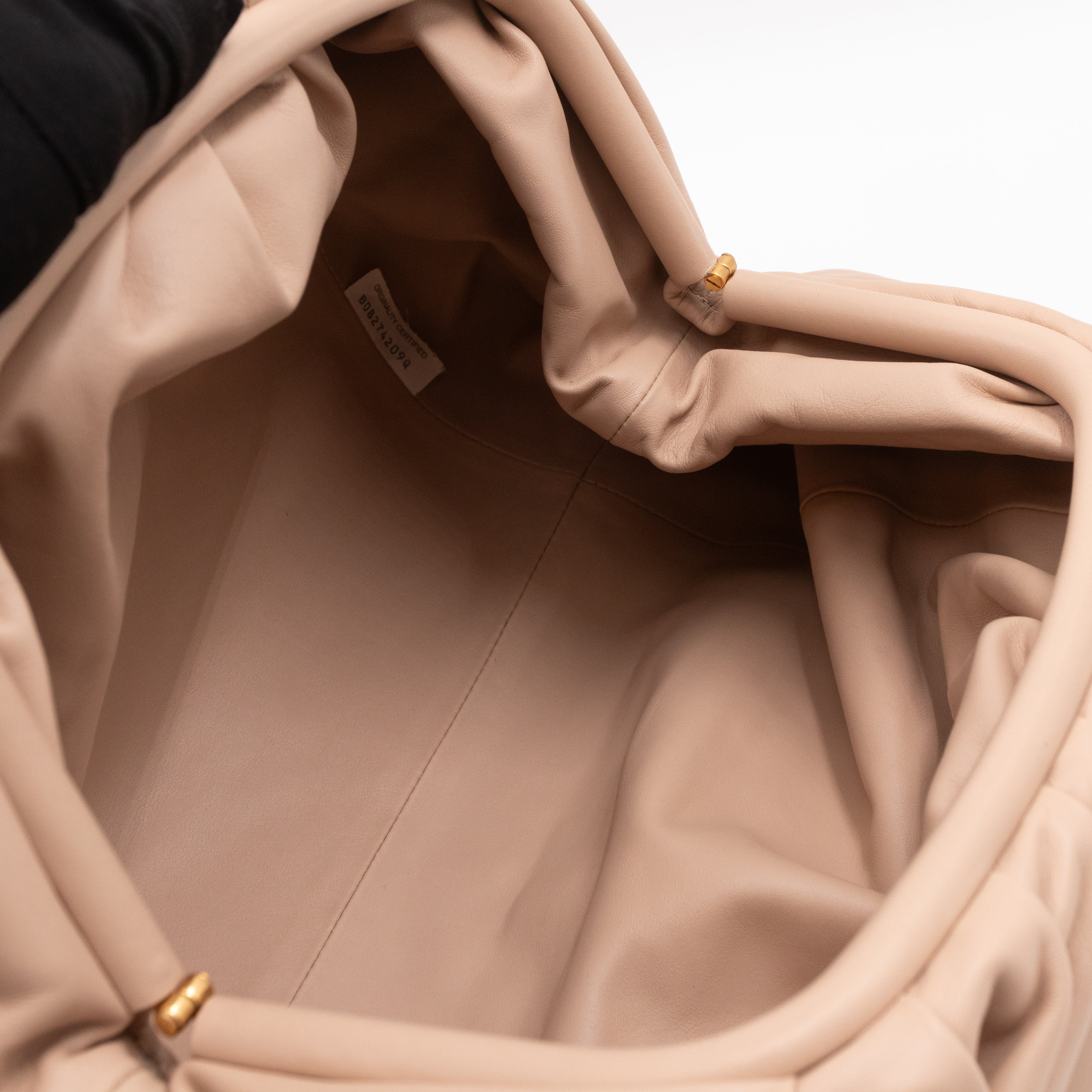 The Pouch Smooth Leather Almond Beige