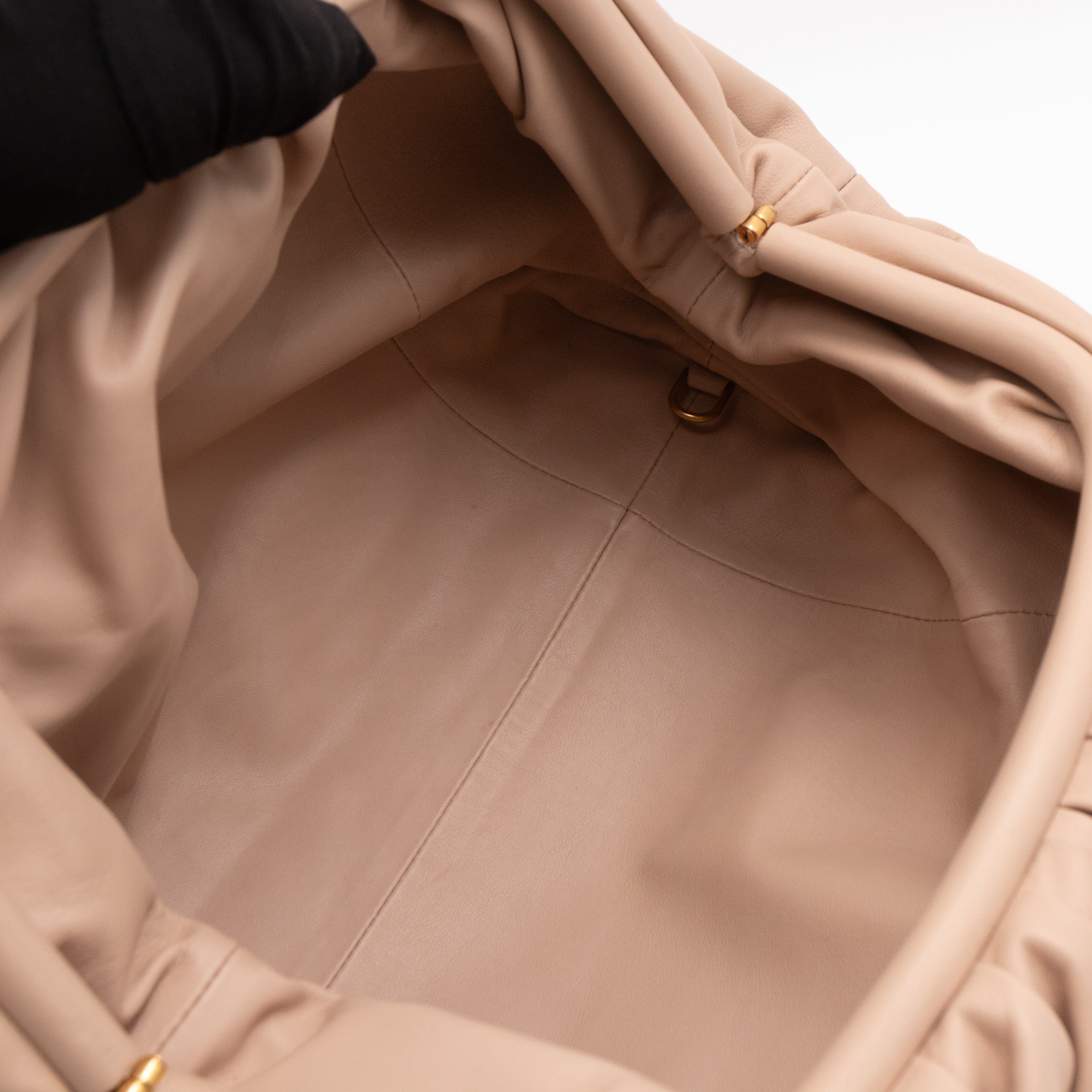 The Pouch Smooth Leather Almond Beige