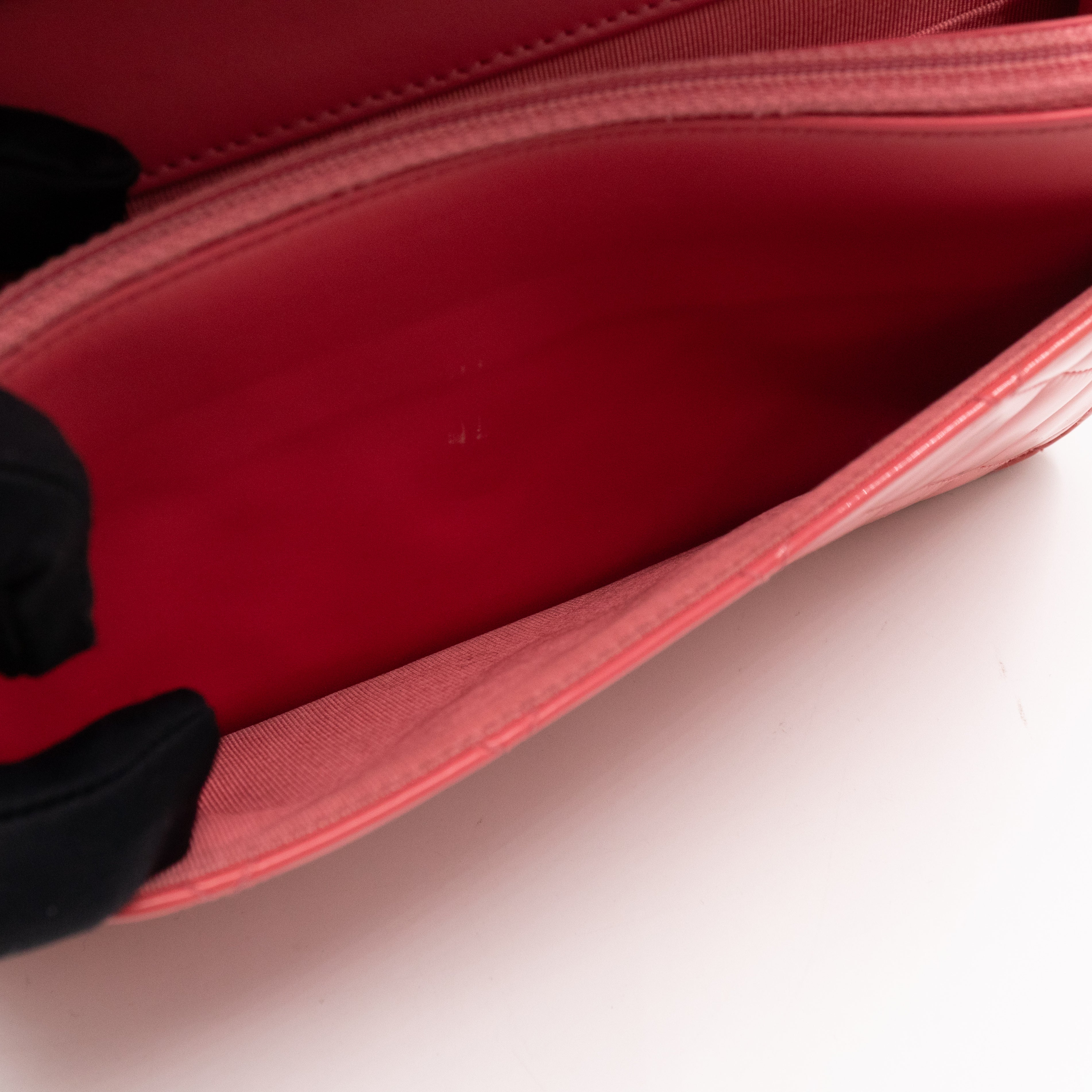 Classic Wallet on Chain Coral Patent Leather