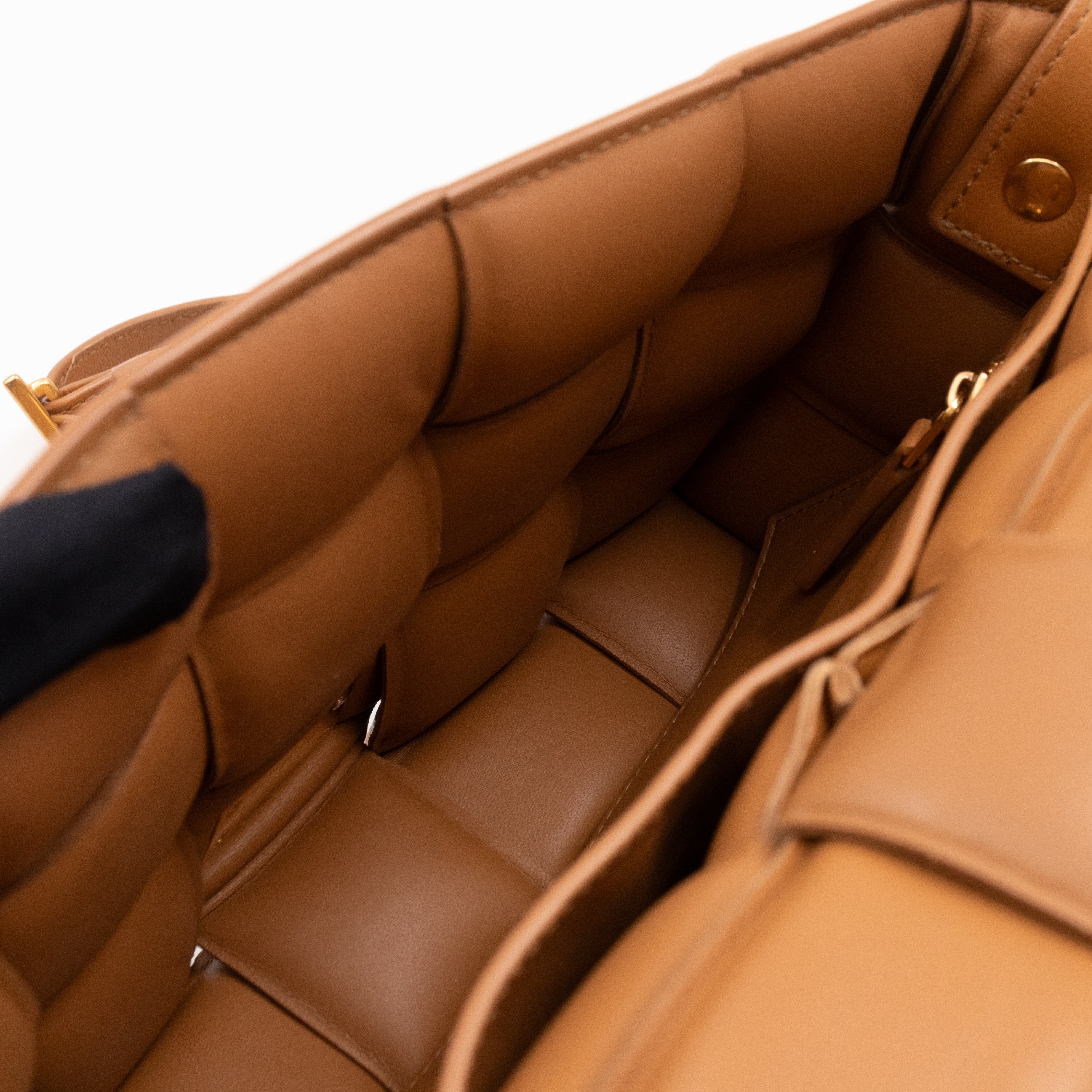 Classic Padded Cassette Caramel Intreccio Leather