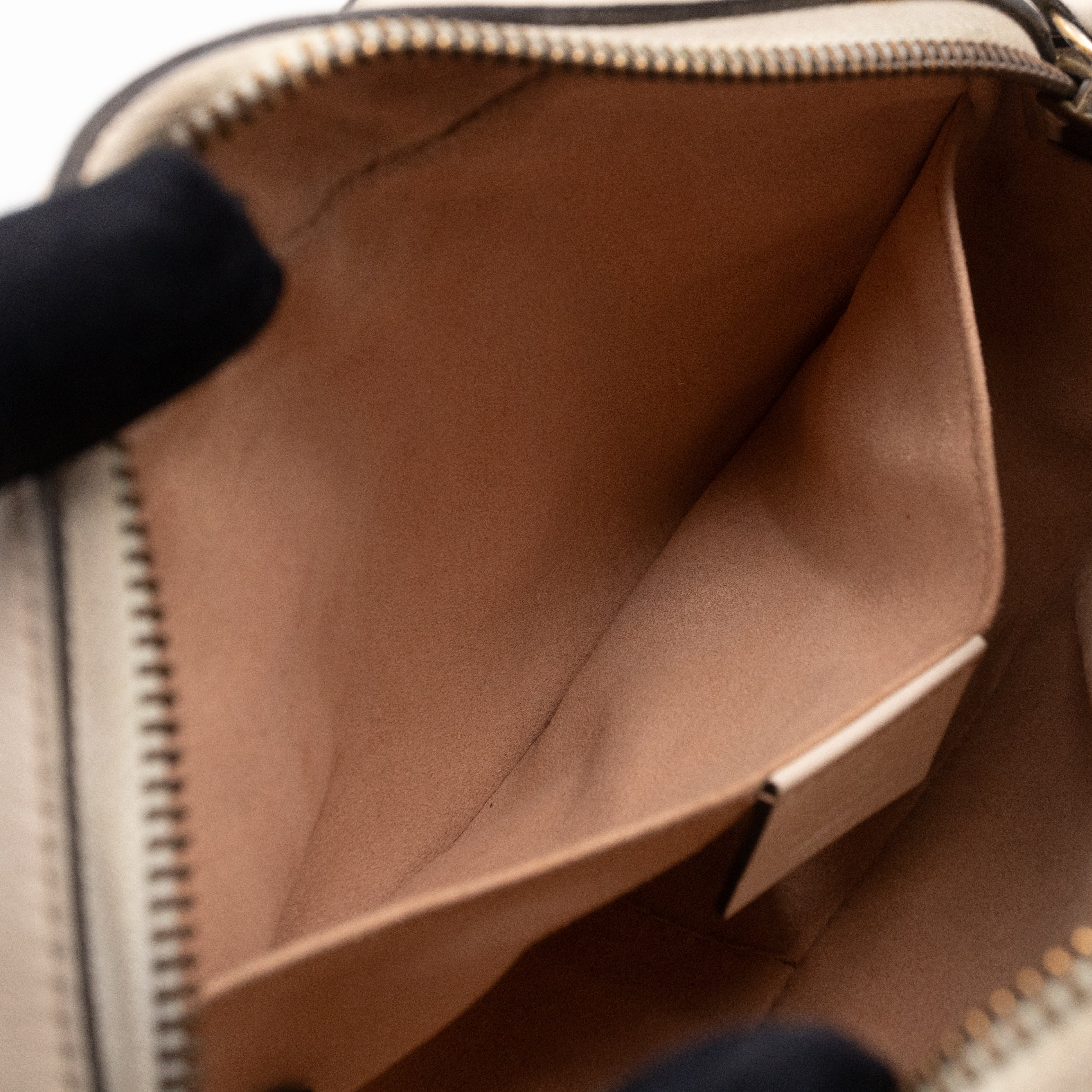 GG Marmont Matelassé Mini Cream Leather Bag