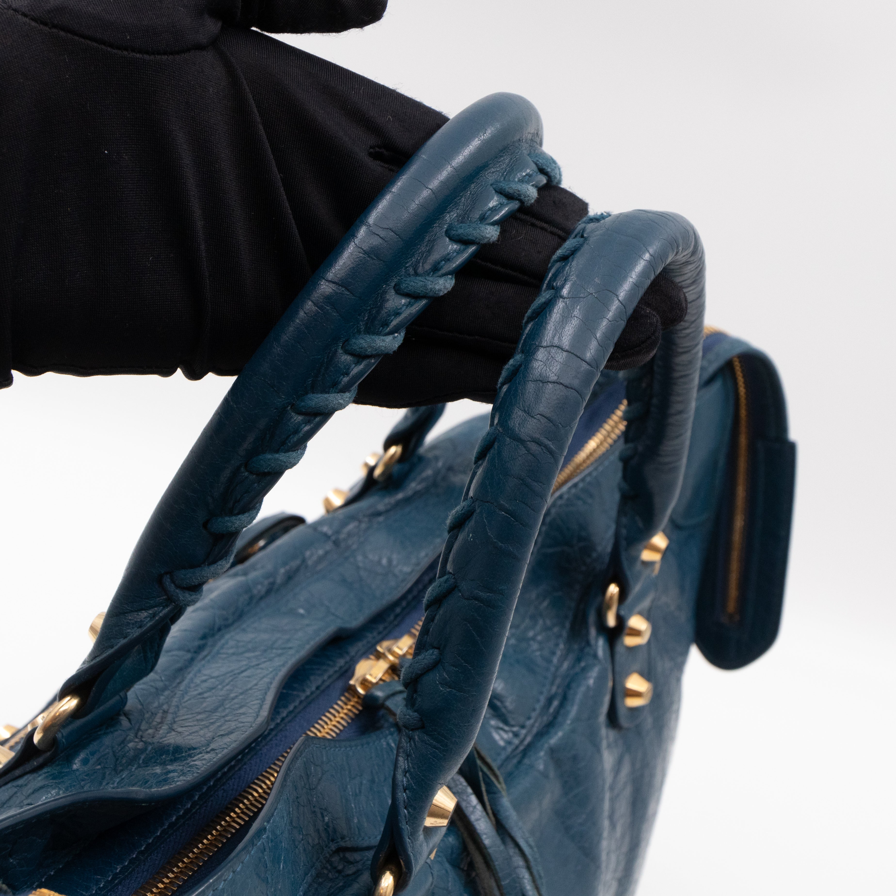 Classic City Blue Profond Leather