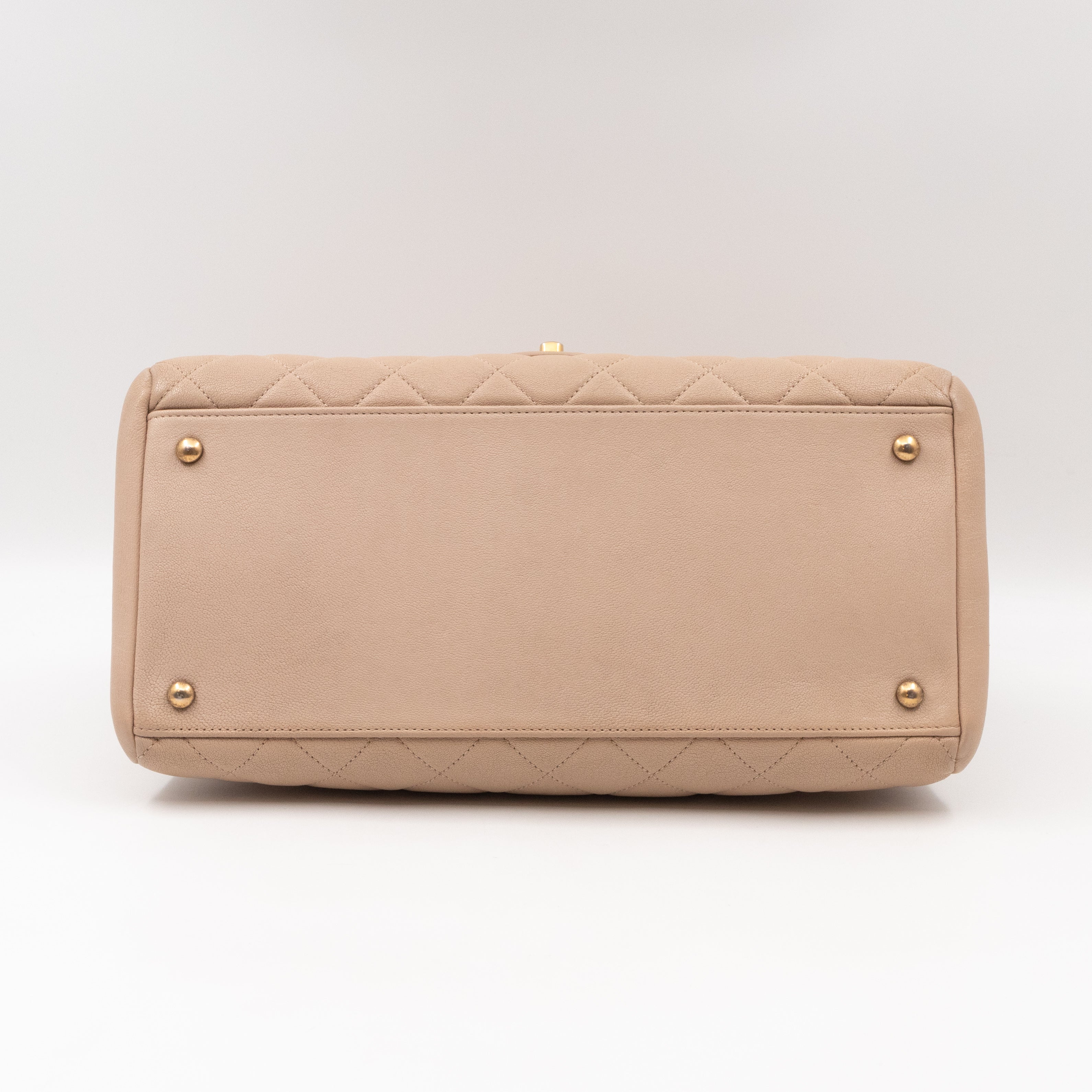 Trapezio Medium Flap Bag Beige Quilted Leather