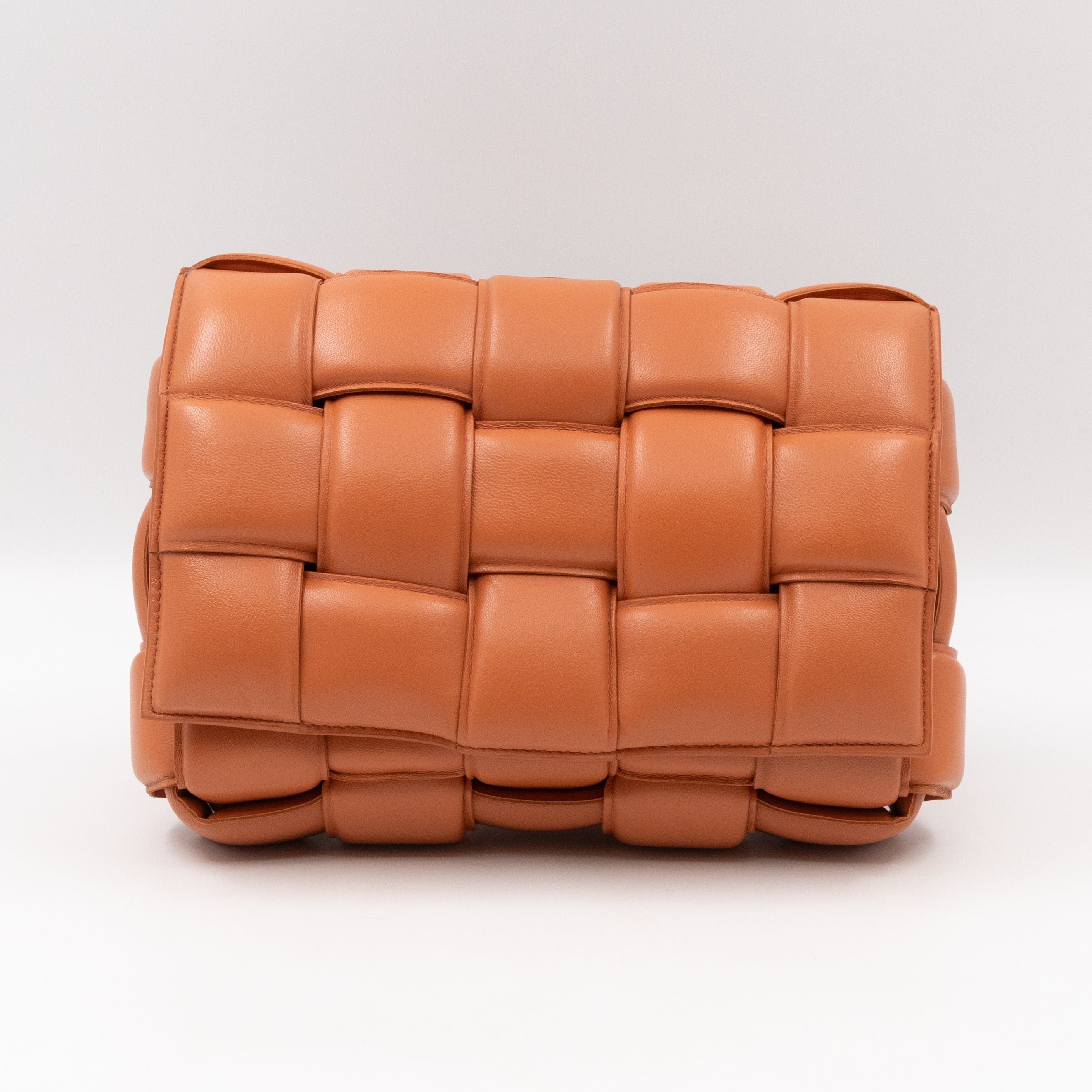 Classic Padded Cassette Clay Intreccio Leather