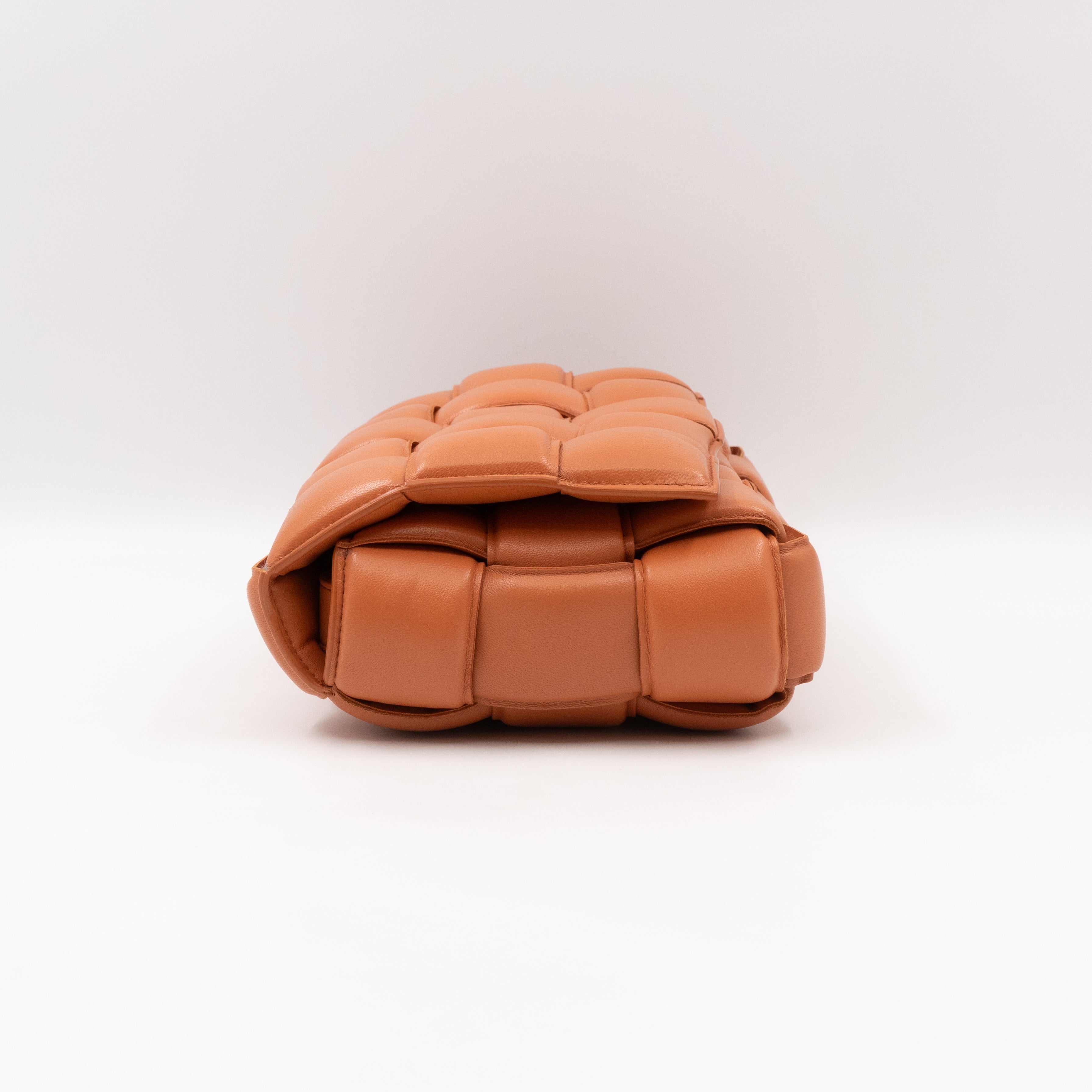 Classic Padded Cassette Clay Intreccio Leather