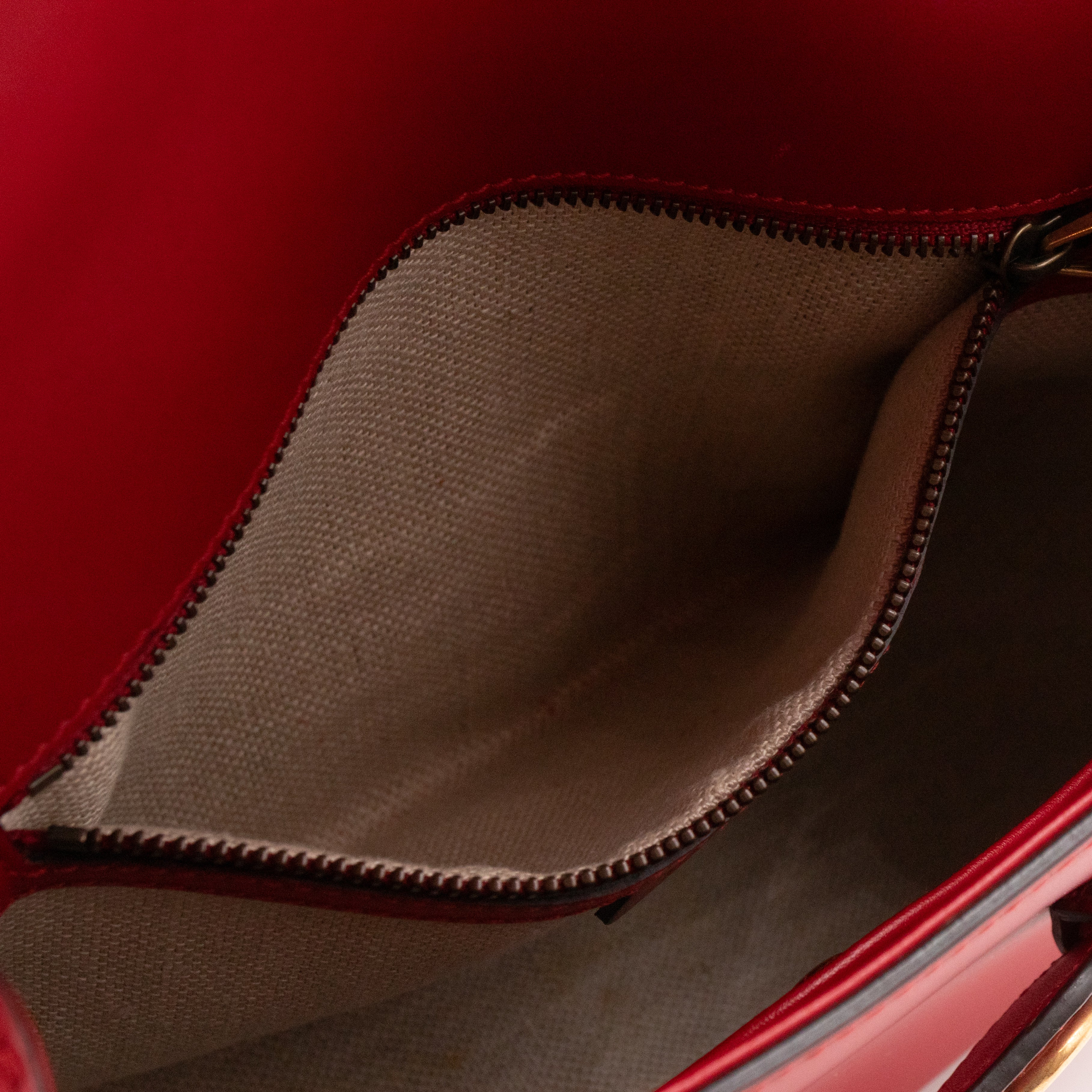 Lady Web Medium Hibiscus Red Leather