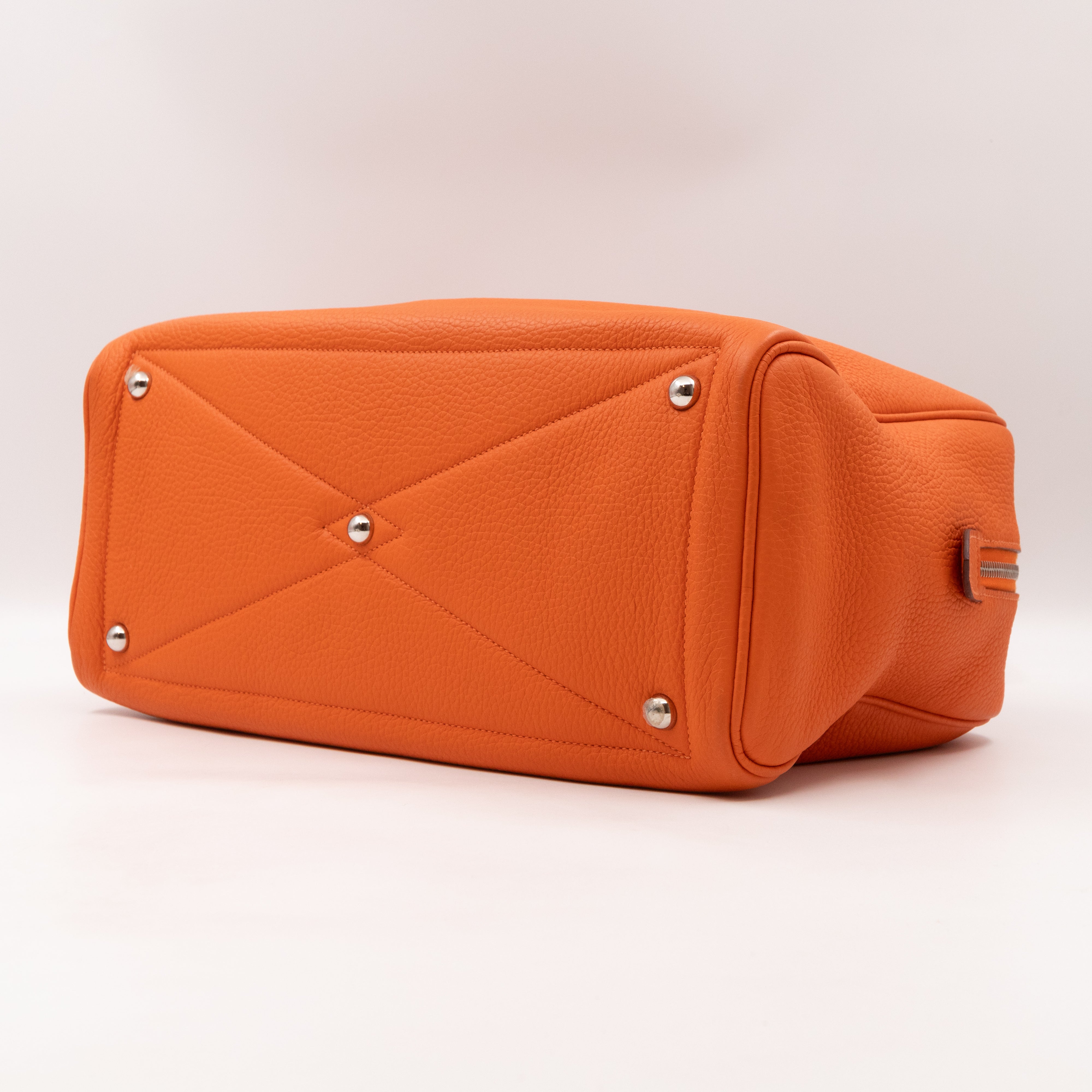 Victoria II 35 Orange Leather