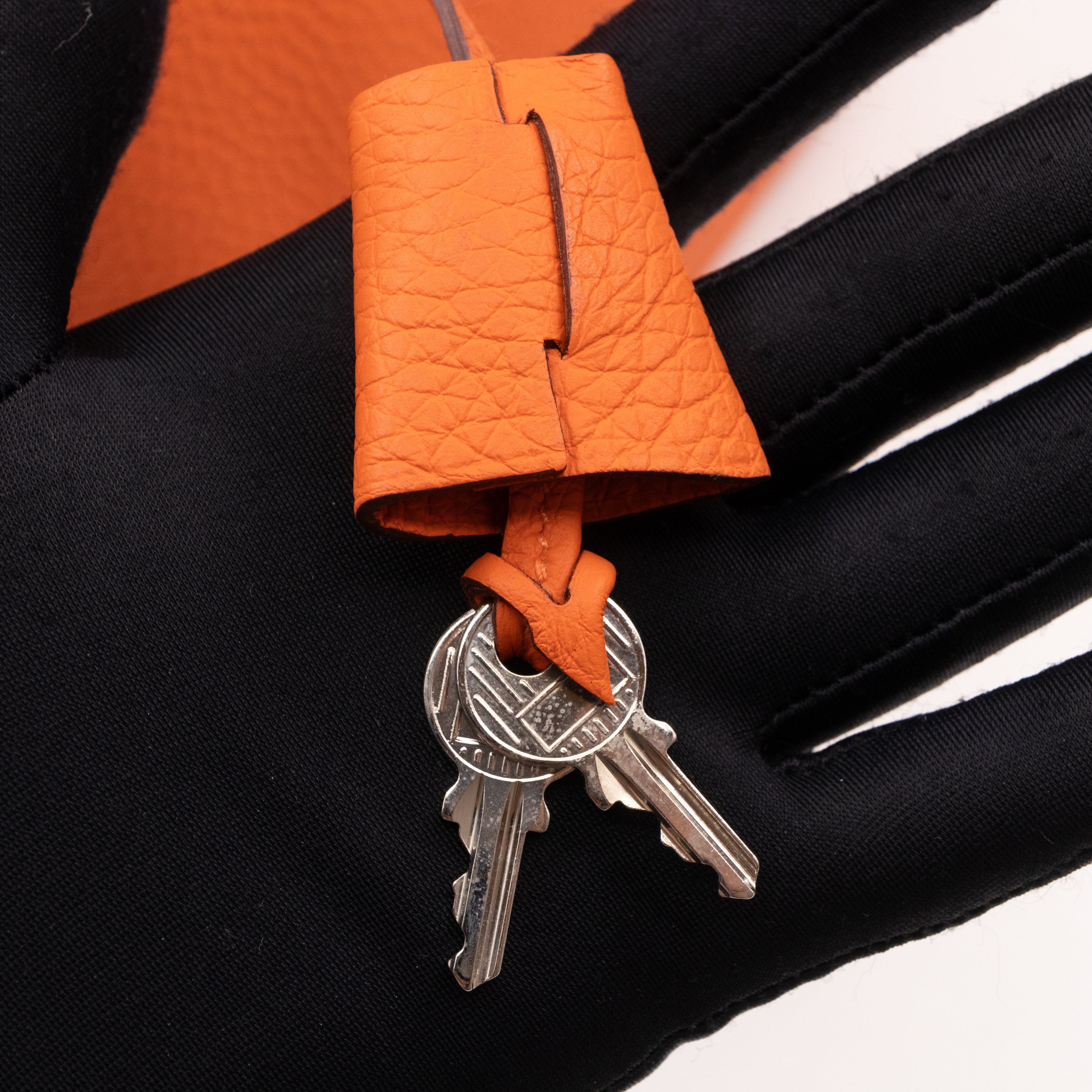 Victoria II 35 Orange Leather