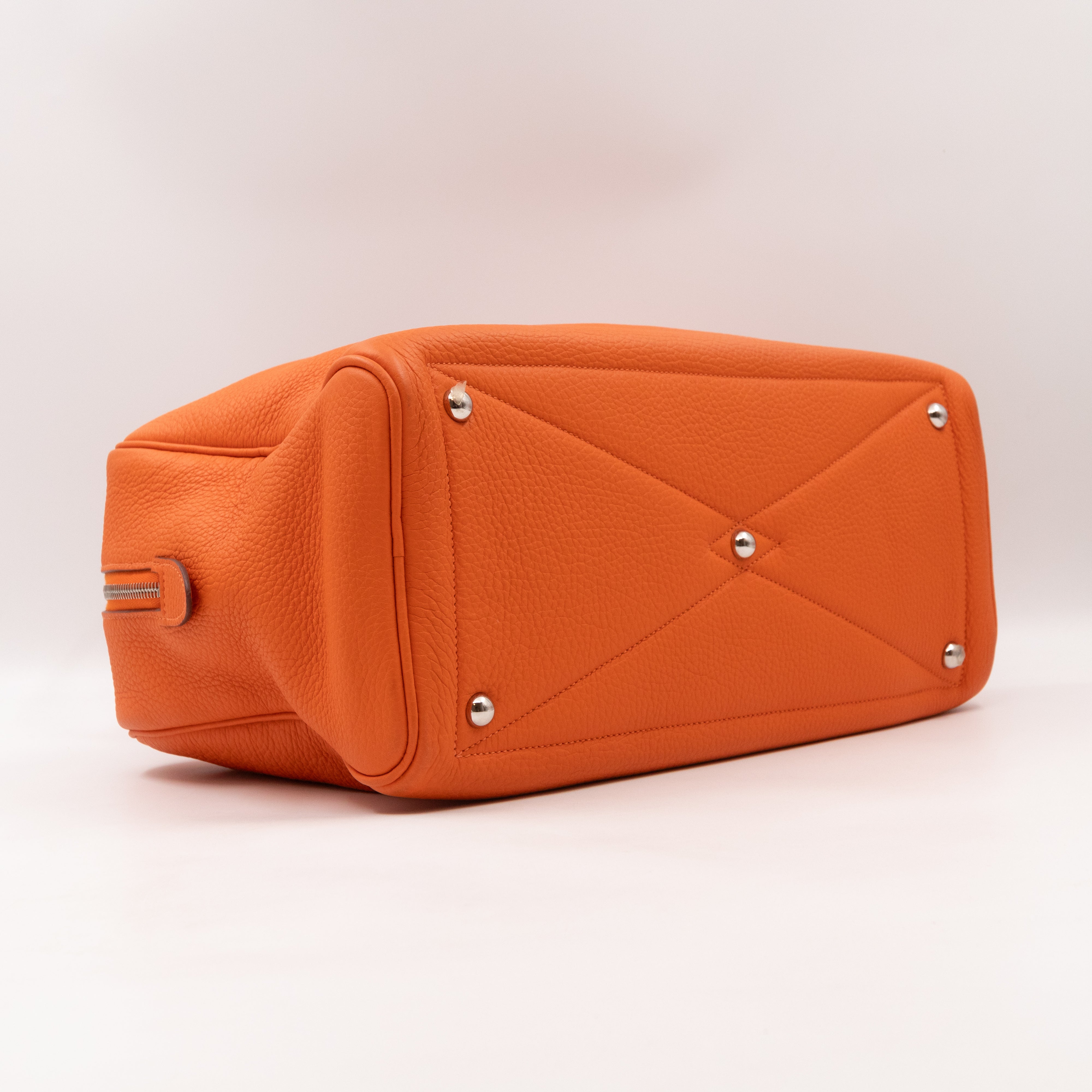 Victoria II 35 Orange Leather
