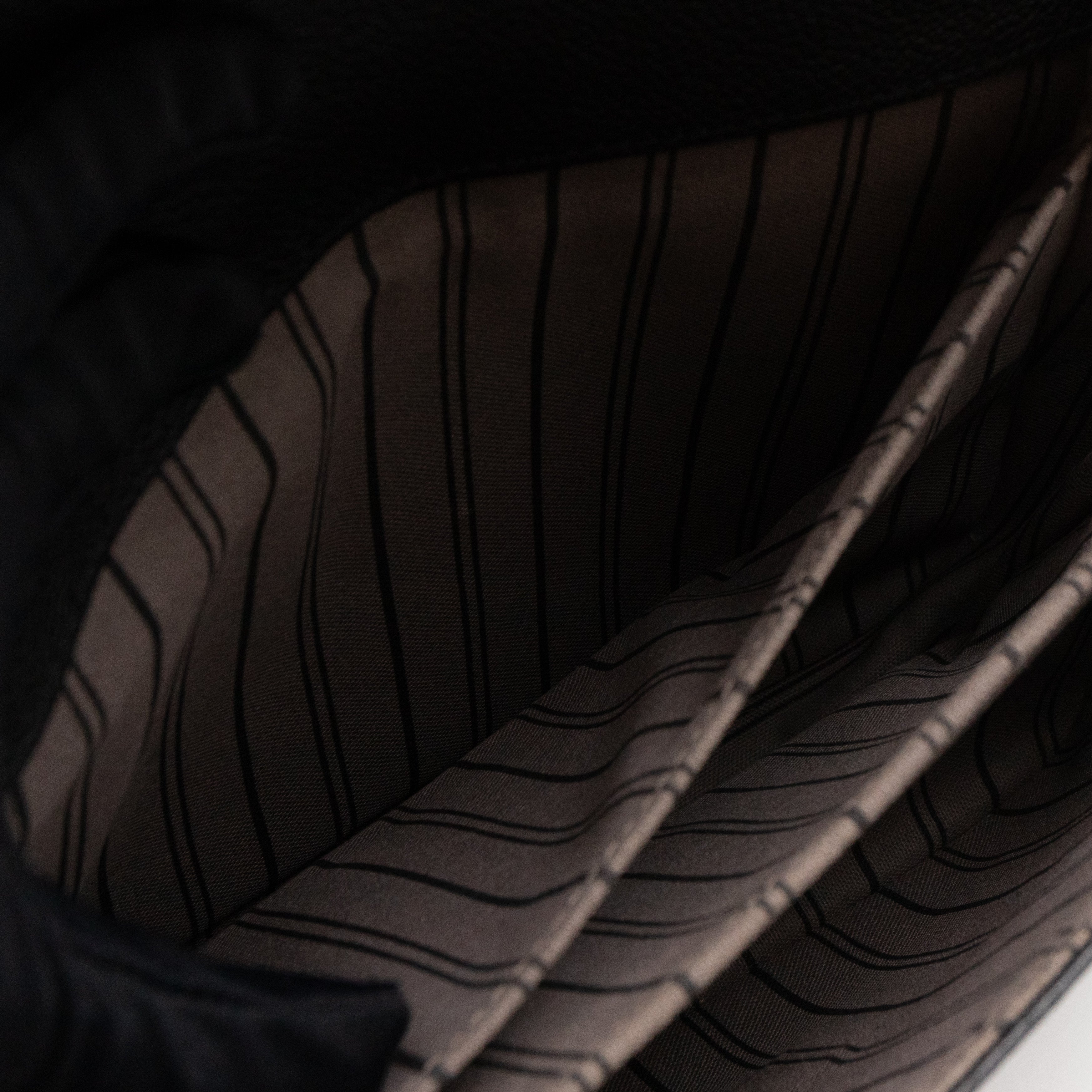 Pochette Metis Black Monogram Empreinte Leather