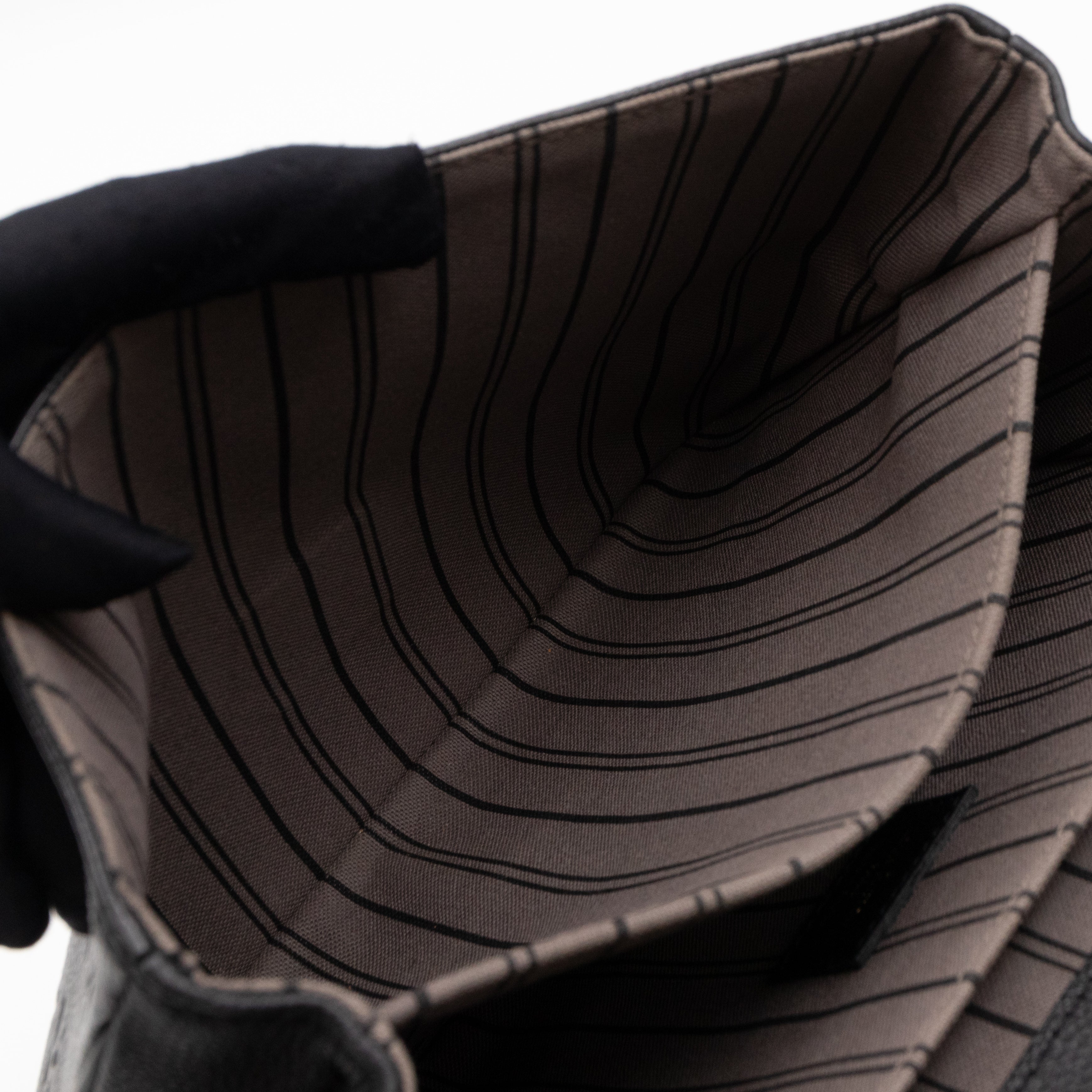 Pochette Metis Black Monogram Empreinte Leather