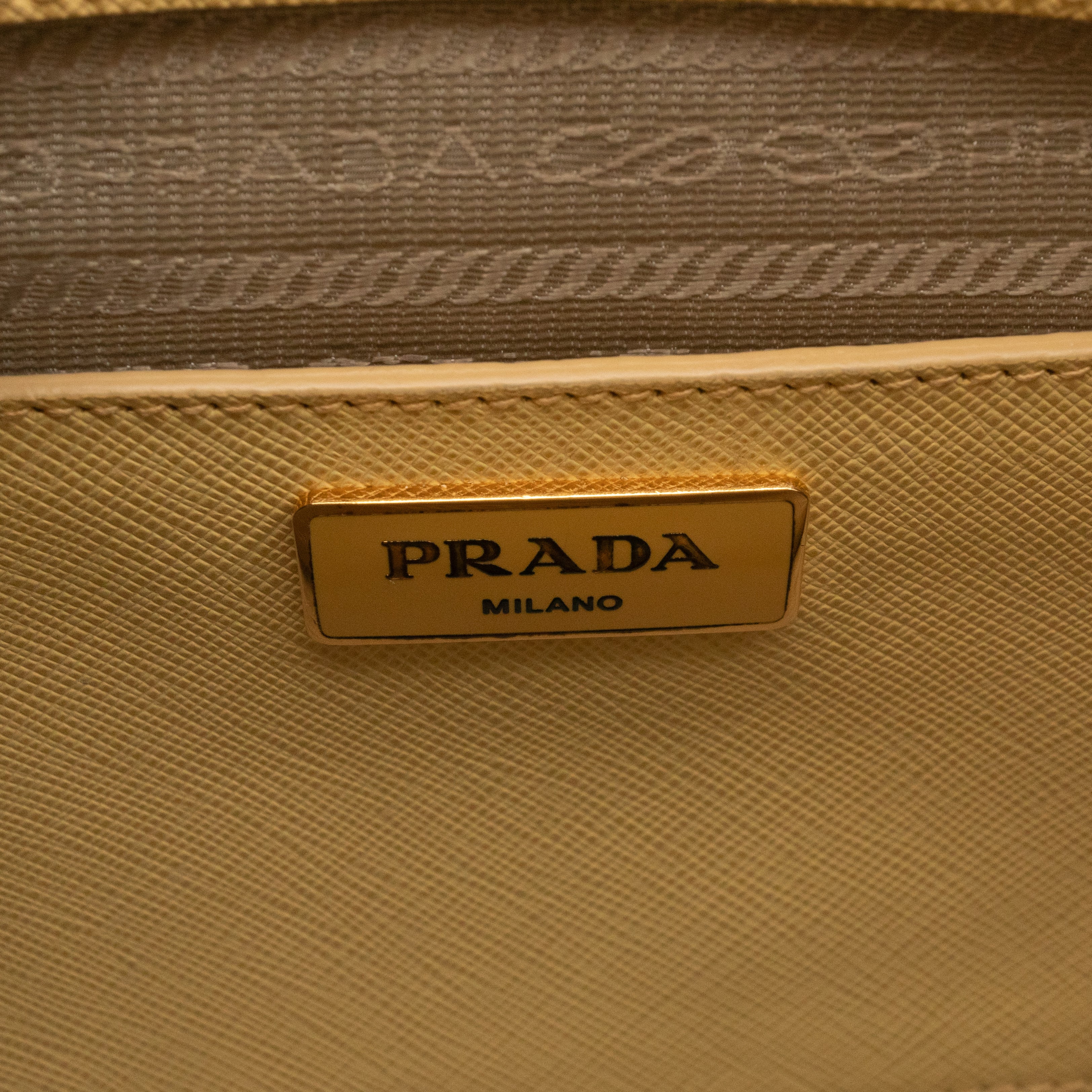 Promenade Large Yellow Saffiano Leather