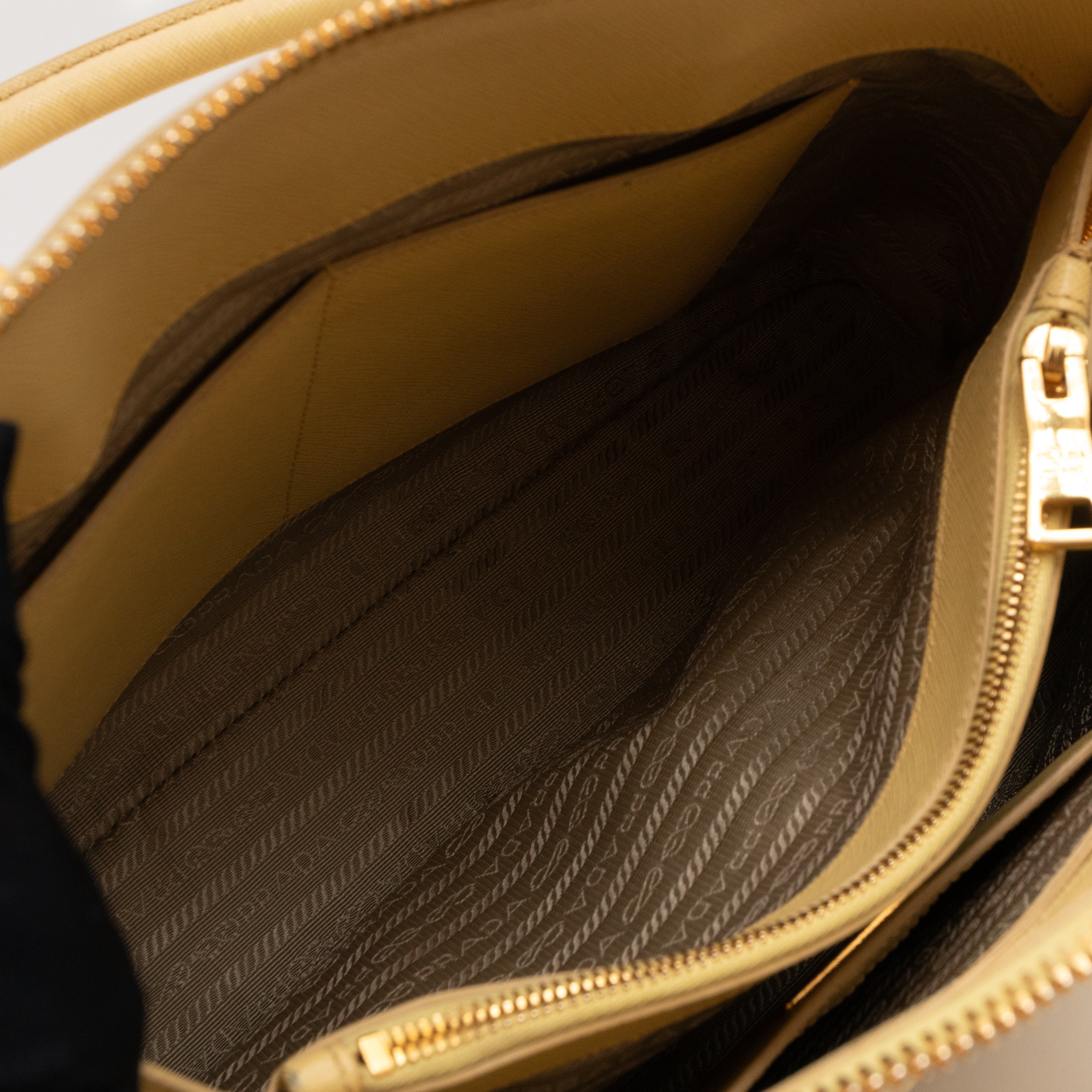 Promenade Large Yellow Saffiano Leather