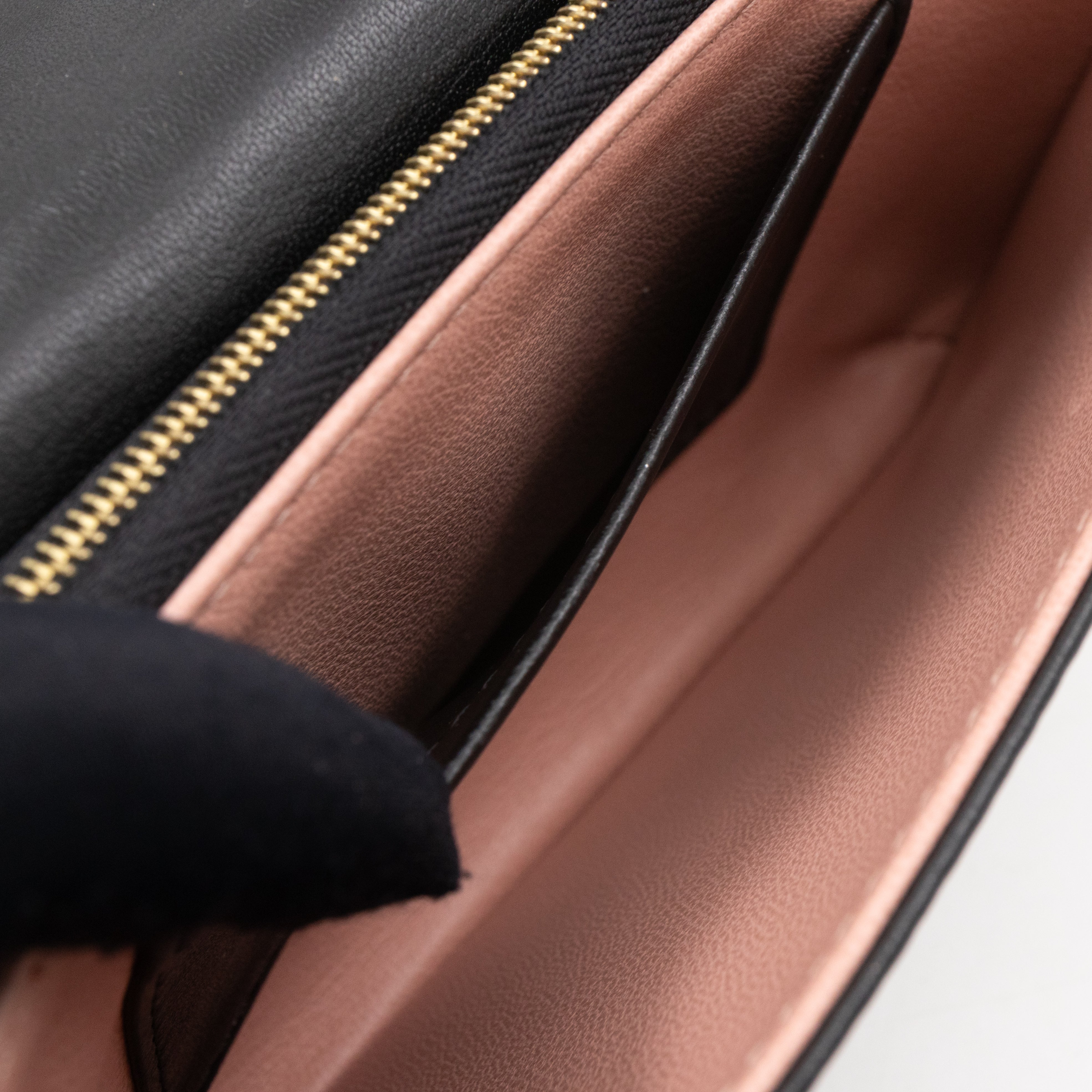 Pochette Coussin Black Leather