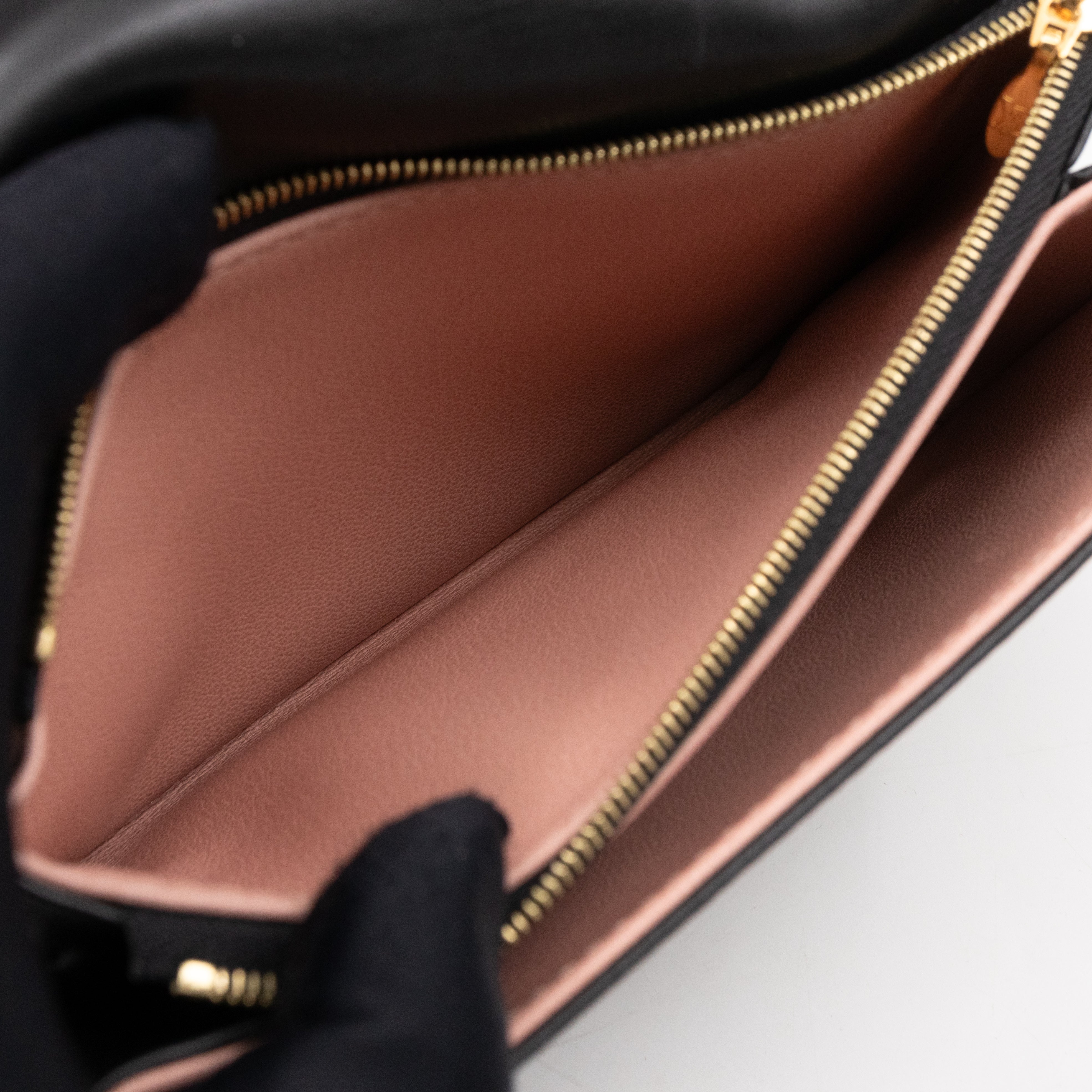 Pochette Coussin Black Leather