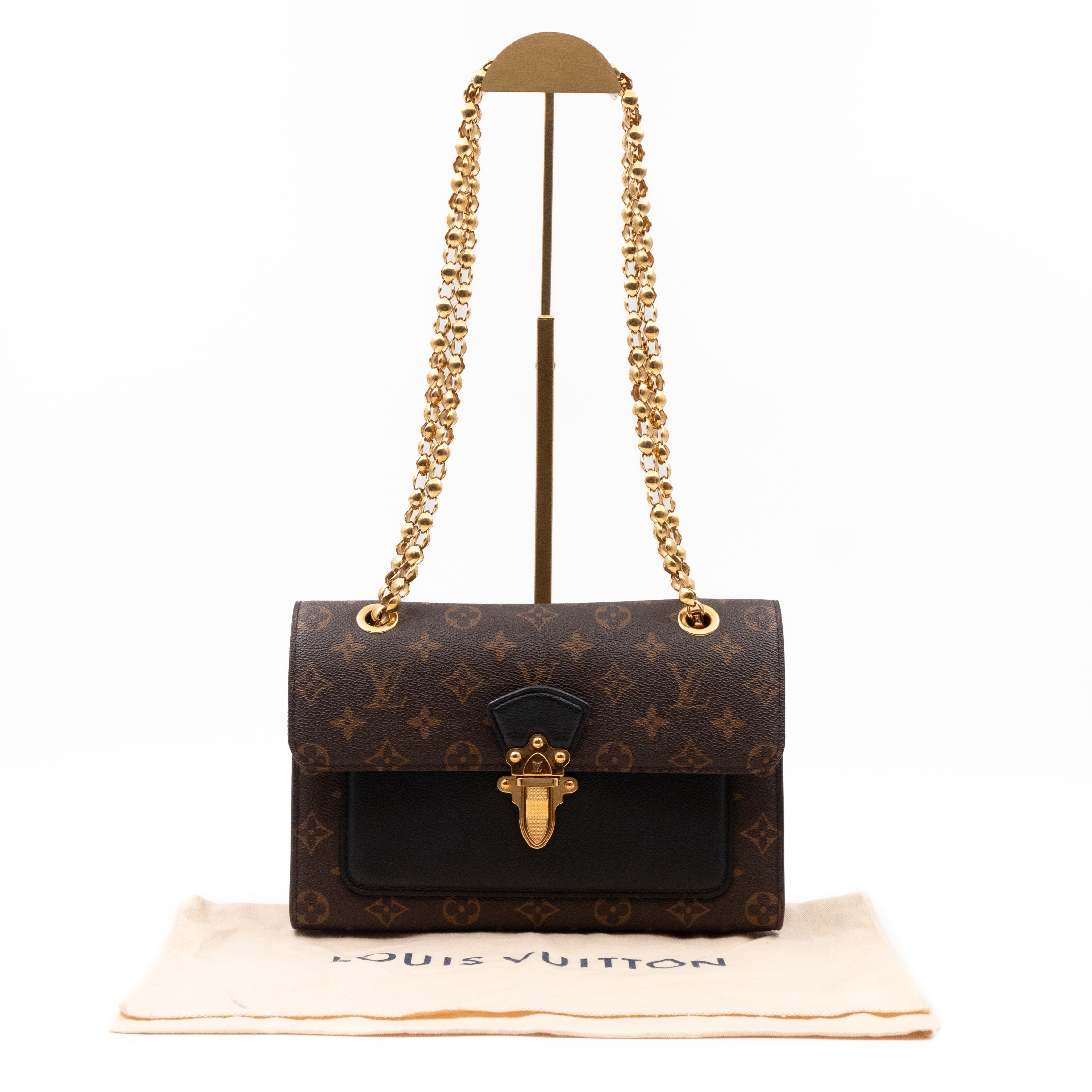 Victoire Monogram Black