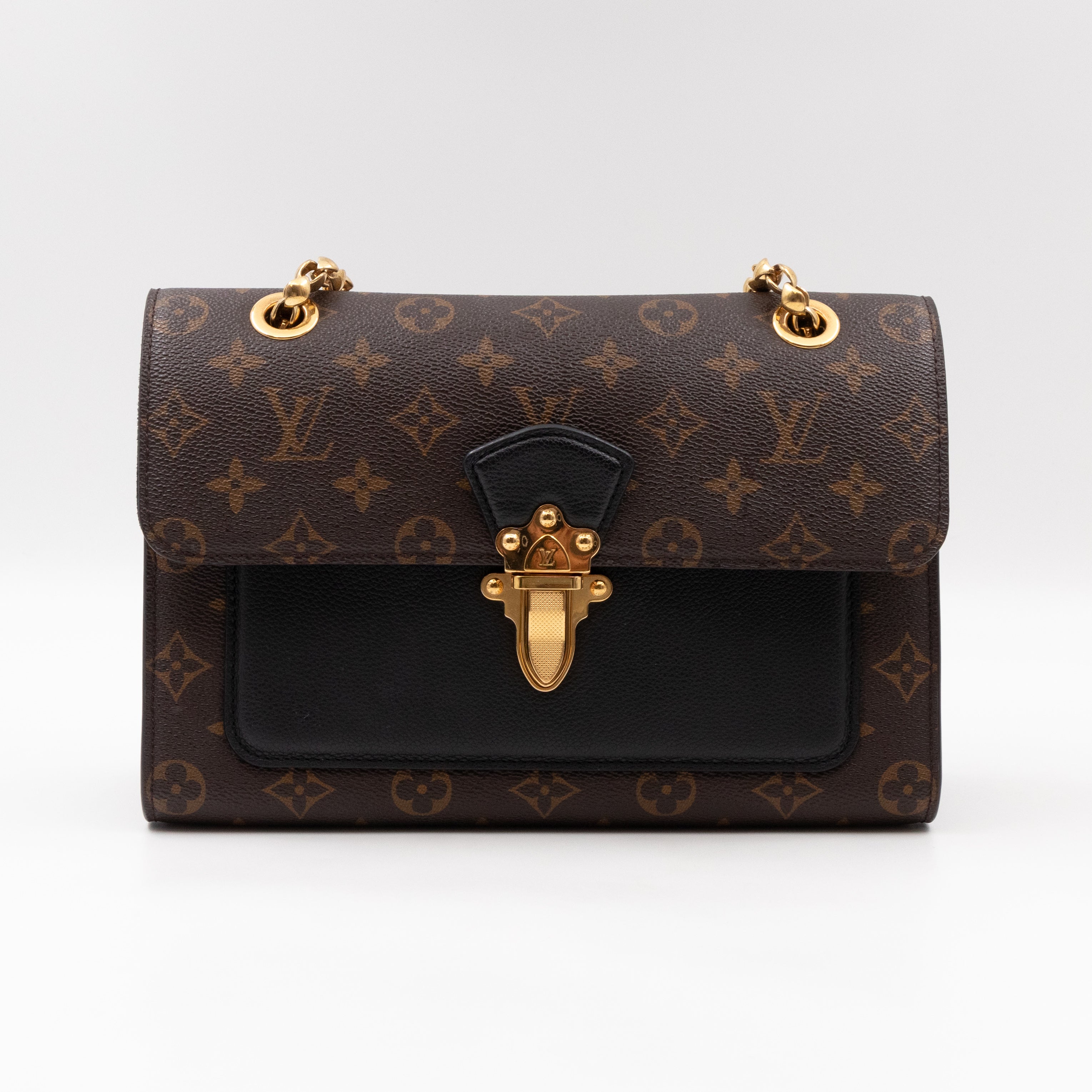 Victoire Monogram Black